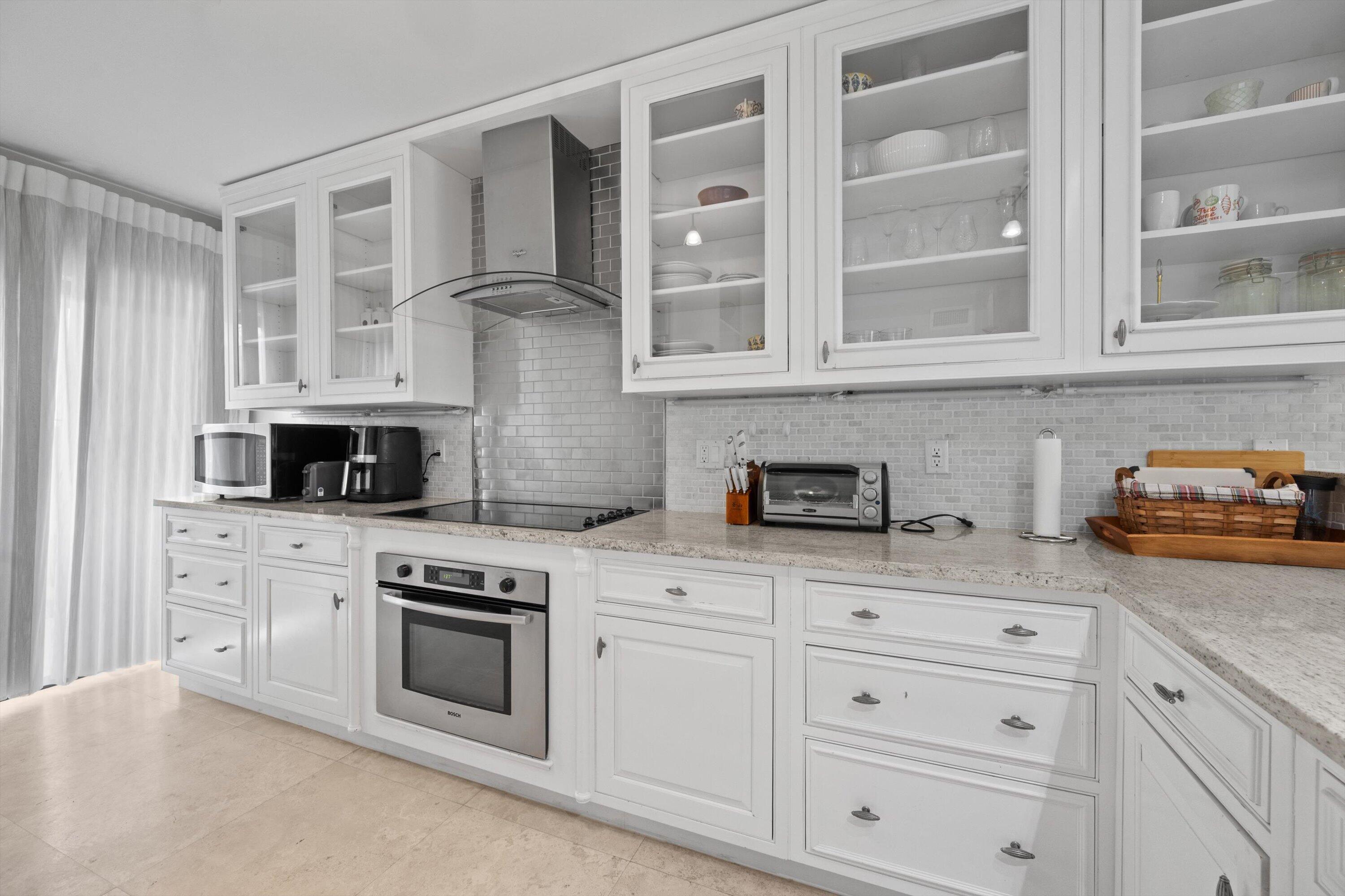 13329 Polo Club #105, Wellington FL 33414
