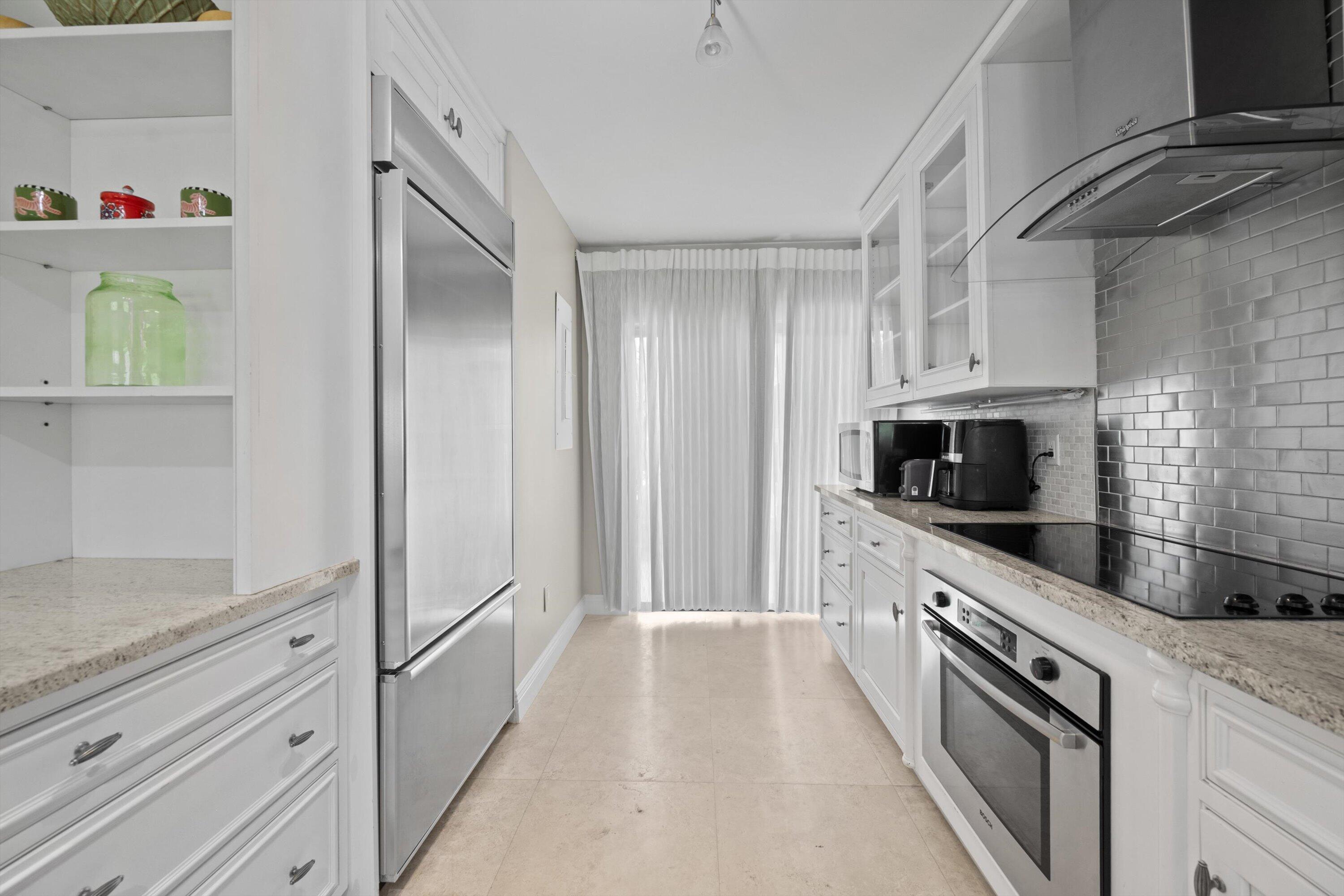 13329 Polo Club #105, Wellington FL 33414