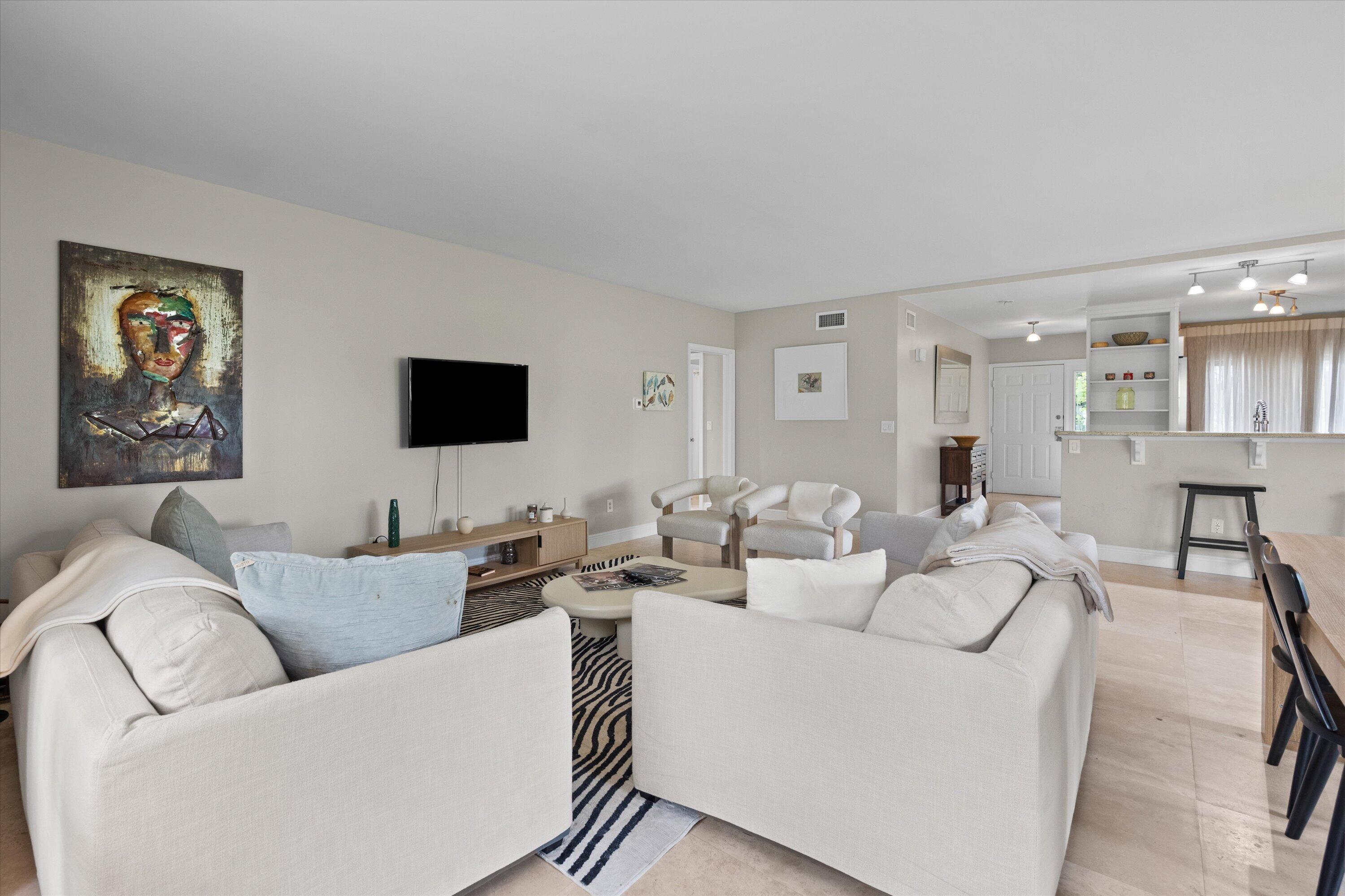 13329 Polo Club #105, Wellington FL 33414