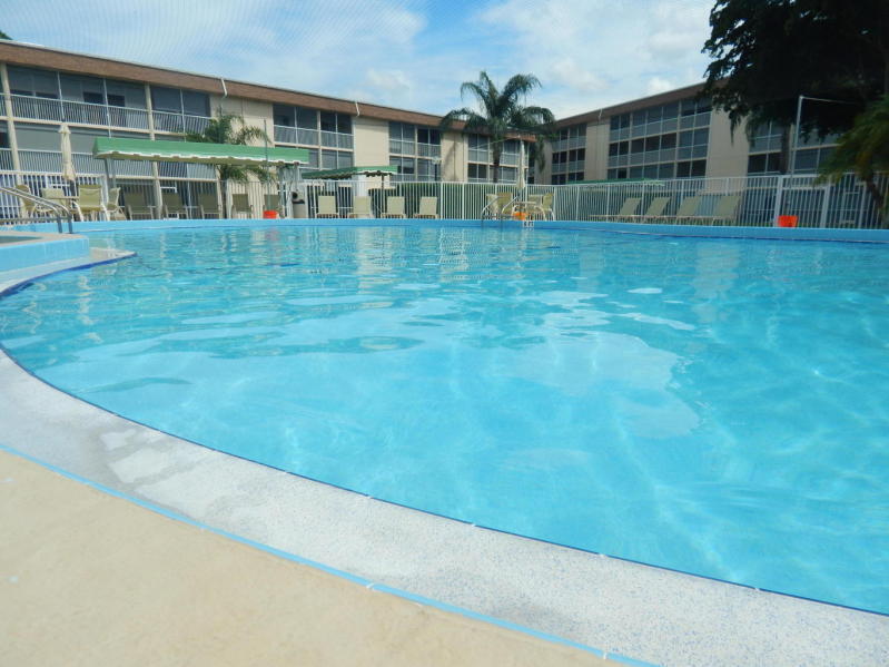 500 VILLAGE GREEN #107, Palm Springs FL 33461