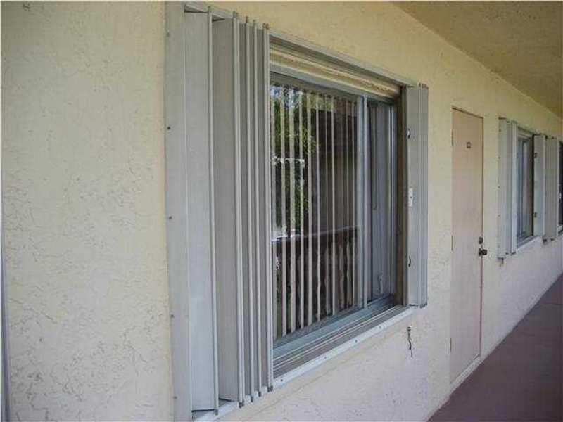 500 VILLAGE GREEN #107, Palm Springs FL 33461