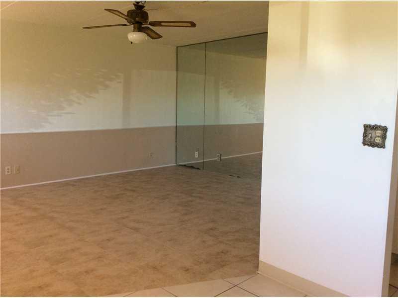 500 VILLAGE GREEN #107, Palm Springs FL 33461