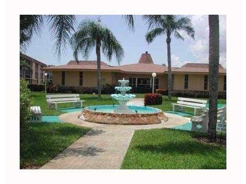 500 VILLAGE GREEN #107, Palm Springs FL 33461