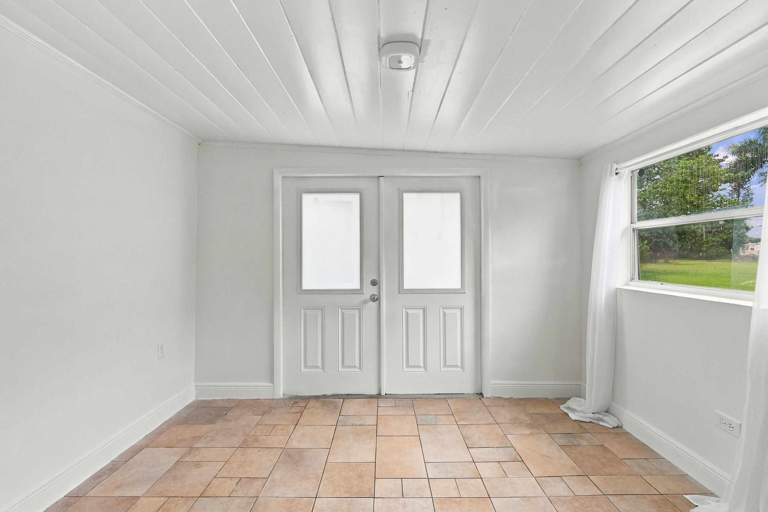 120 Pleasant #2, Palm Springs FL 33461