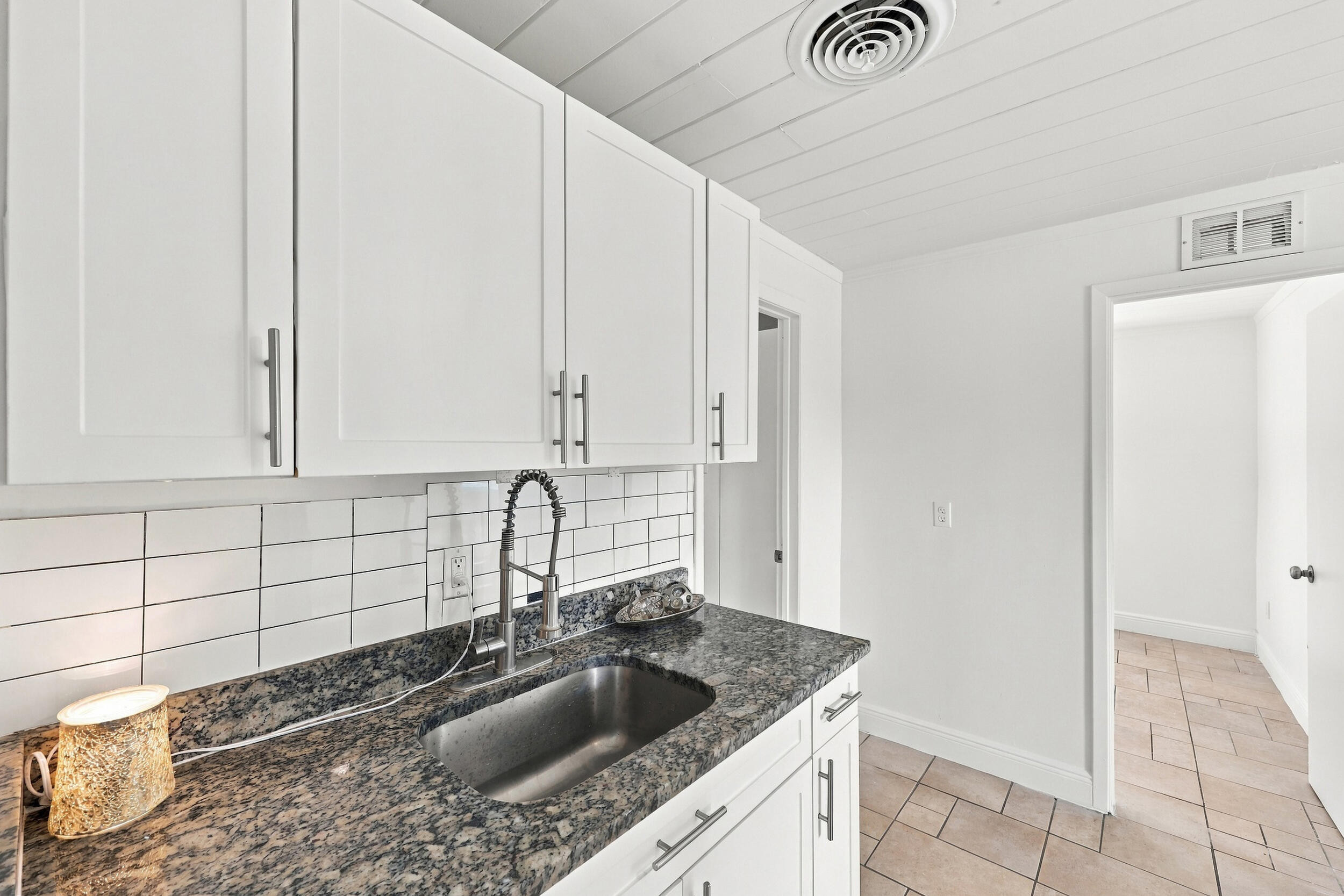120 Pleasant #2, Palm Springs FL 33461