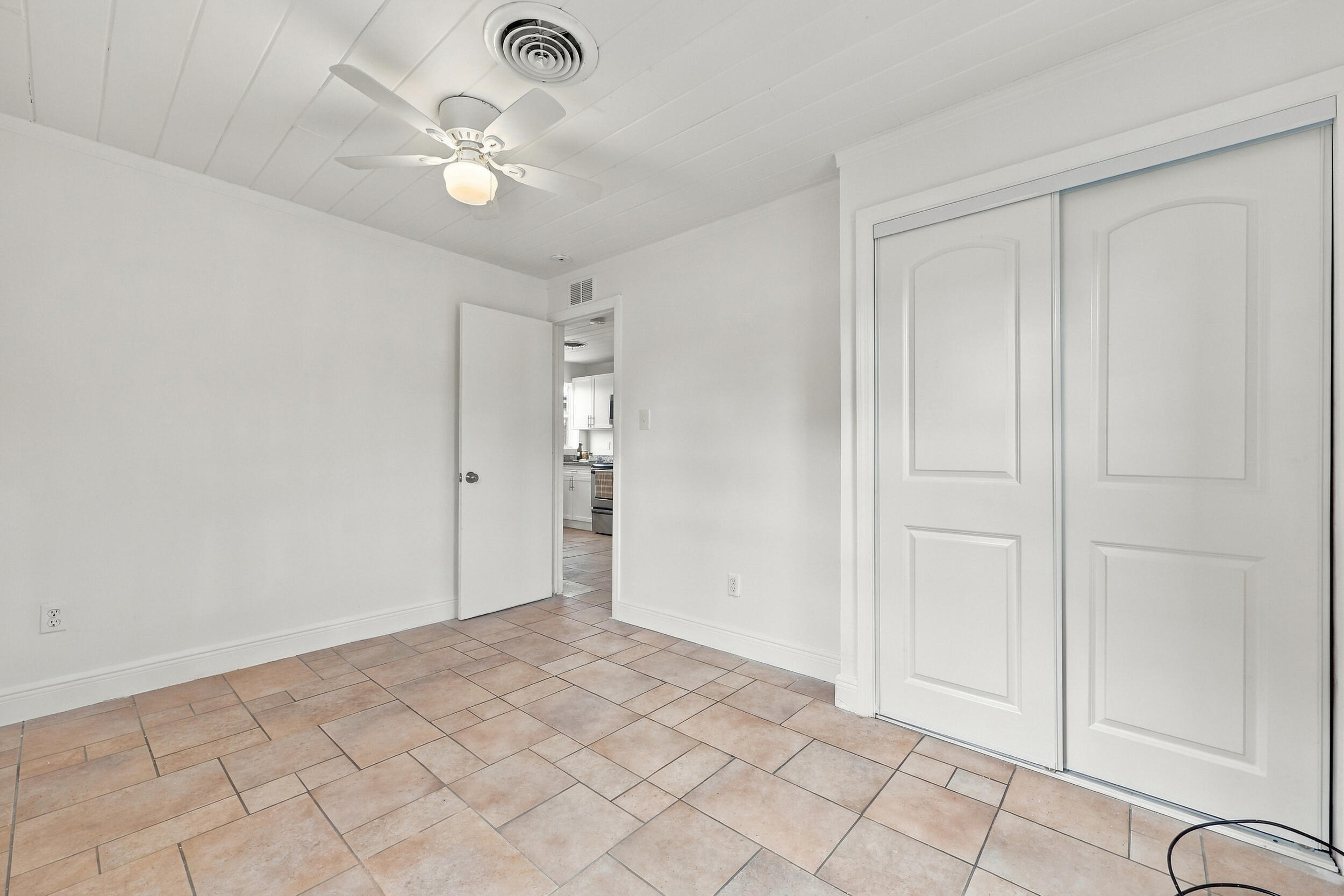 120 Pleasant #2, Palm Springs FL 33461