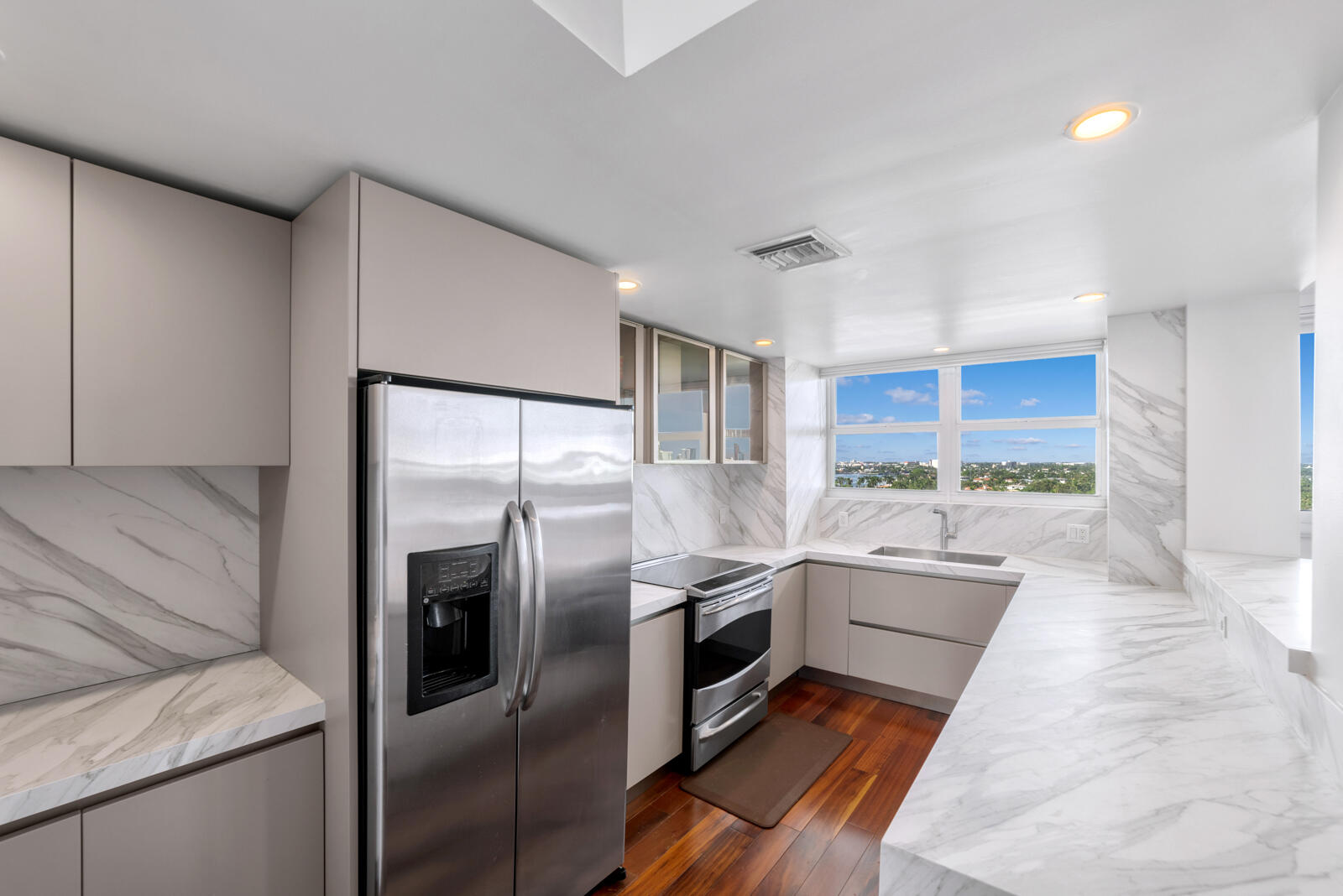 333 Sunset #1005, Fort Lauderdale FL 33301
