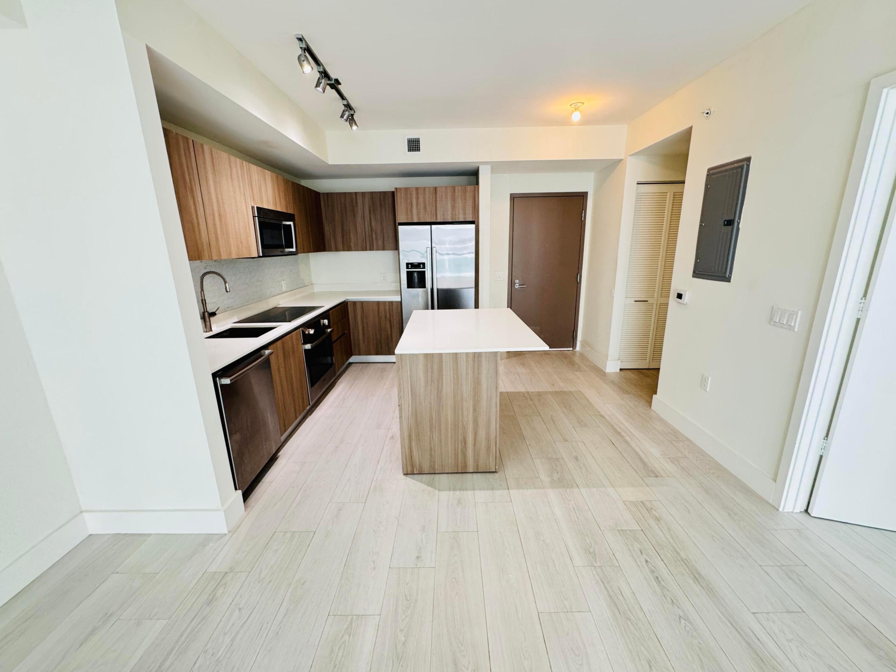 201 SW 17TH #603, Miami FL 33129