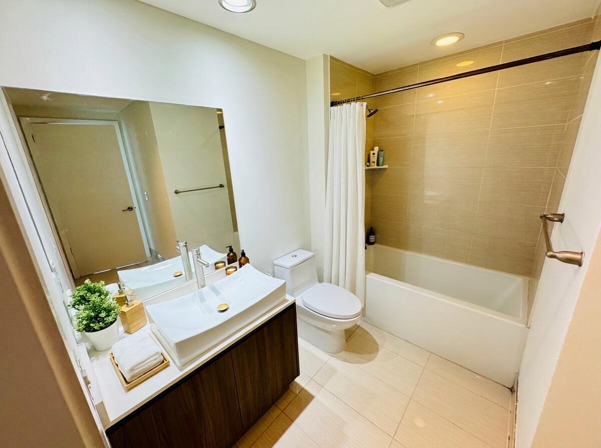 201 SW 17TH #603, Miami FL 33129