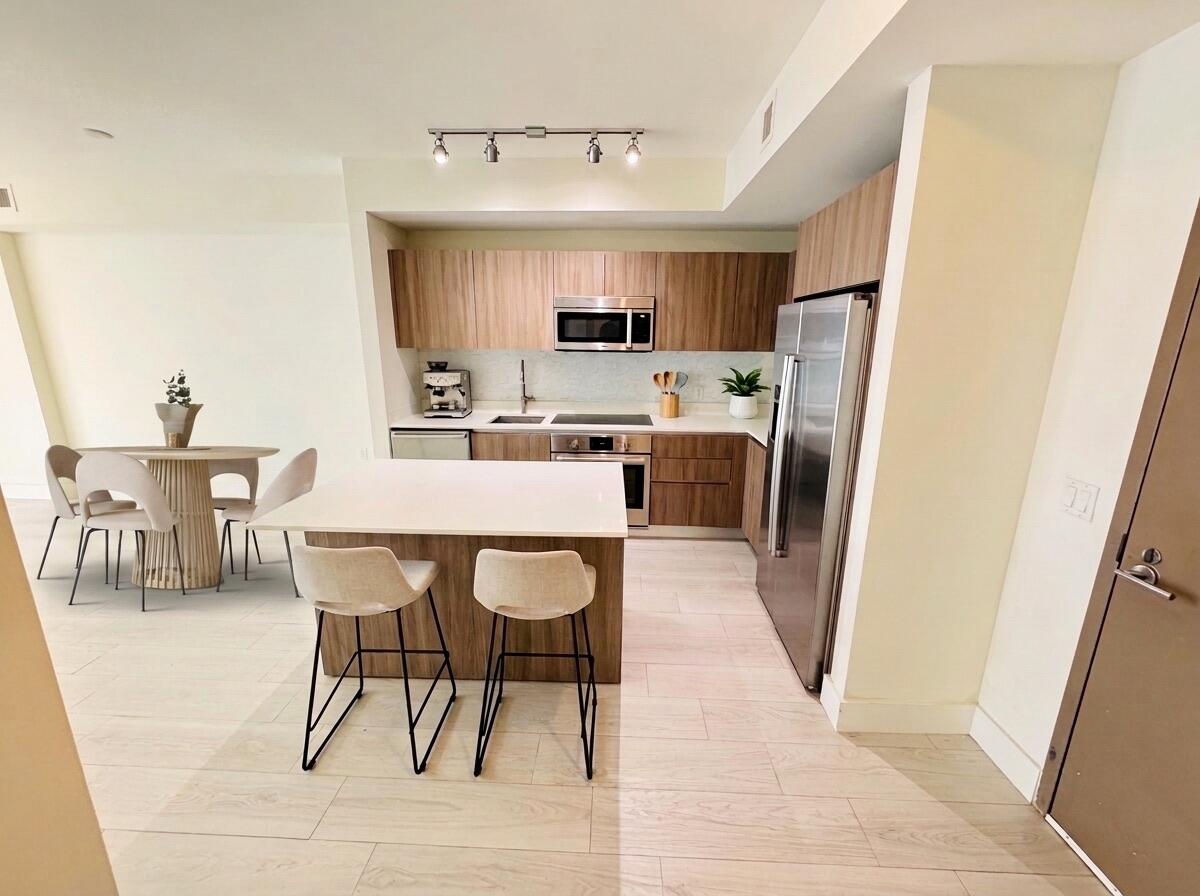 201 SW 17TH #603, Miami FL 33129