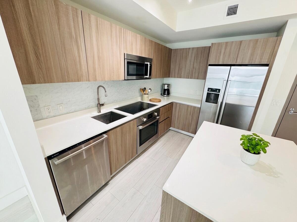 201 SW 17TH #603, Miami FL 33129