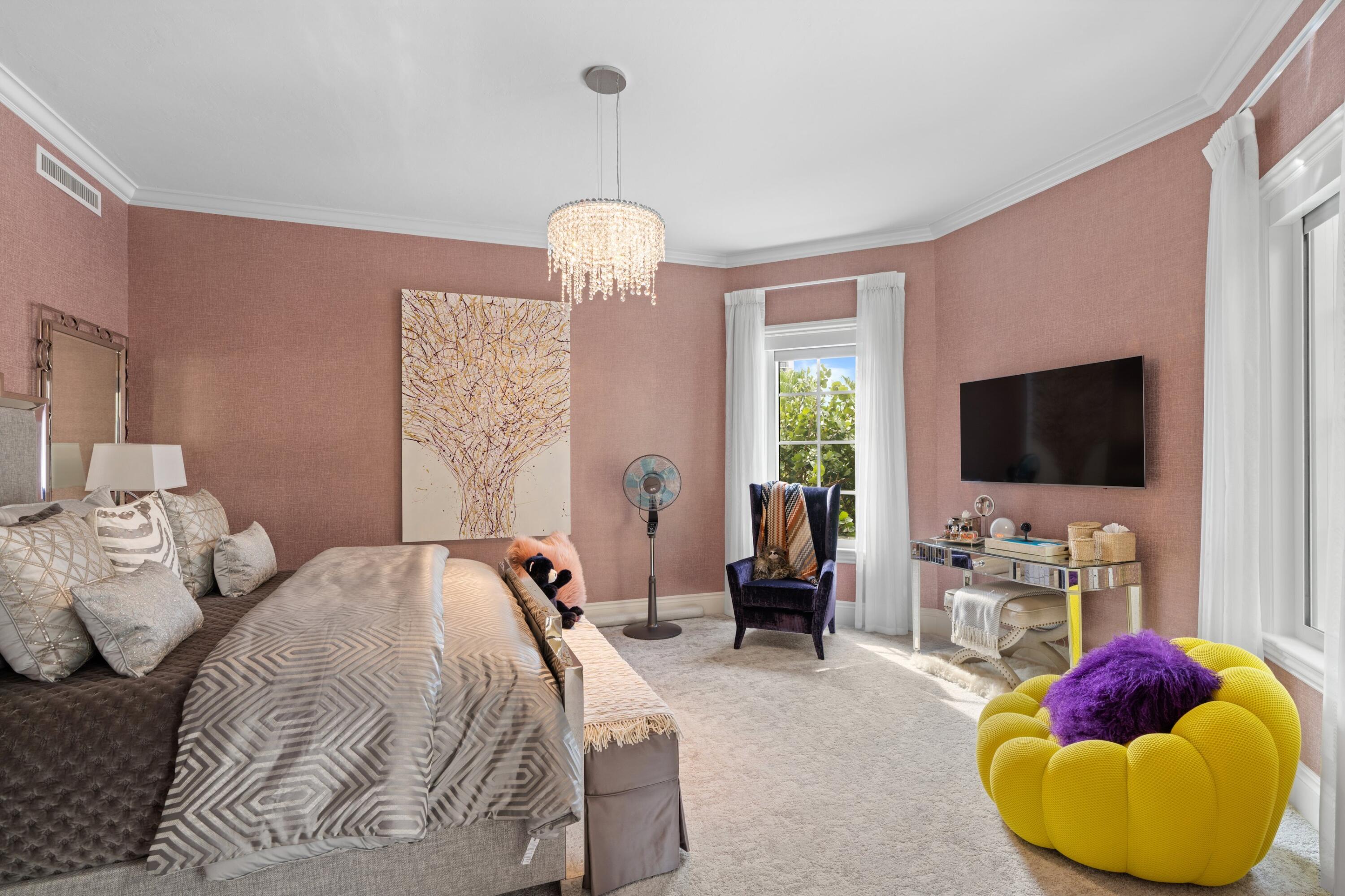 622 N Flagler #204, West Palm Beach FL 33401