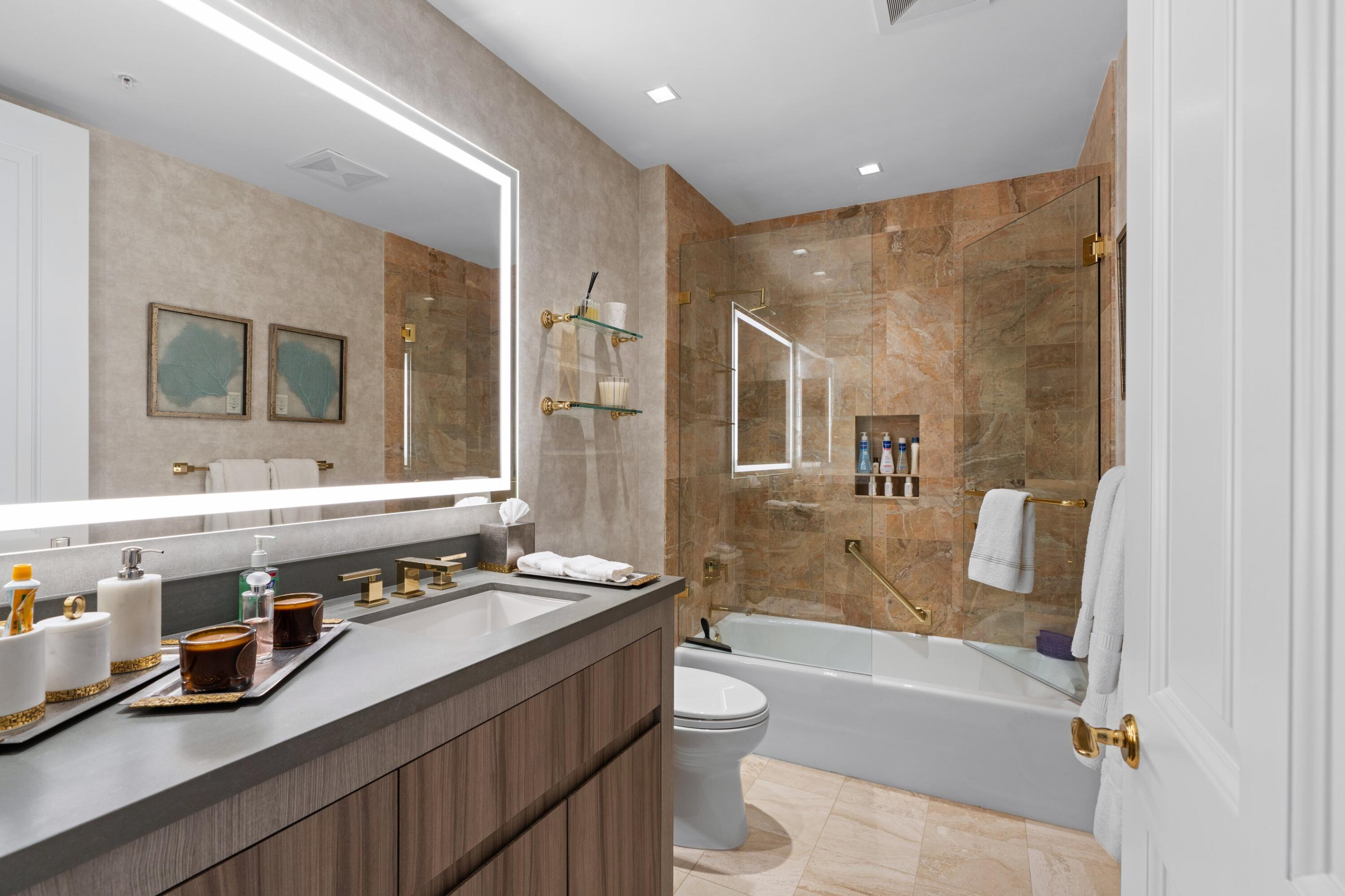 622 N Flagler #204, West Palm Beach FL 33401