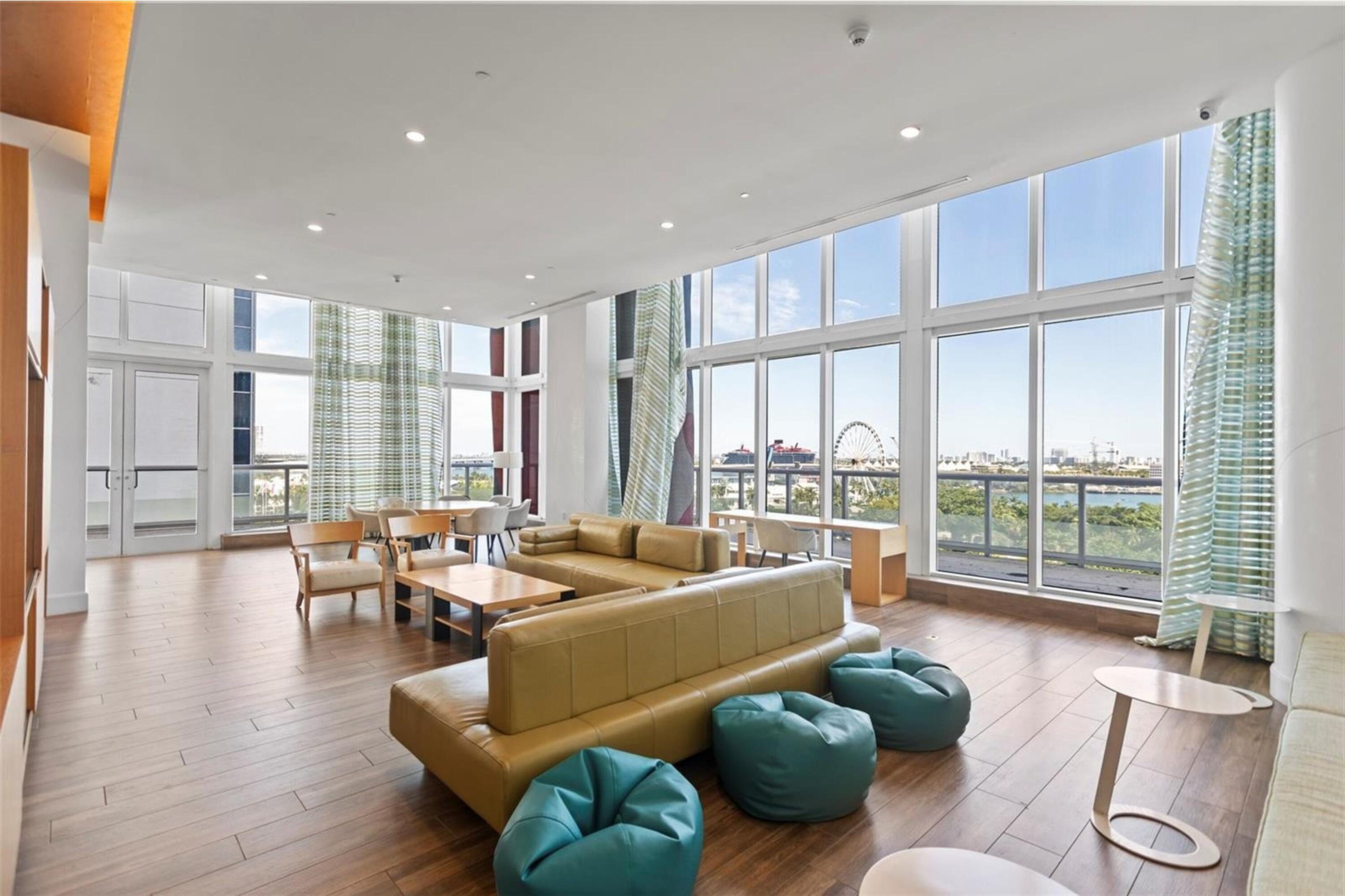 50 Biscayne #4503, Miami FL 33132