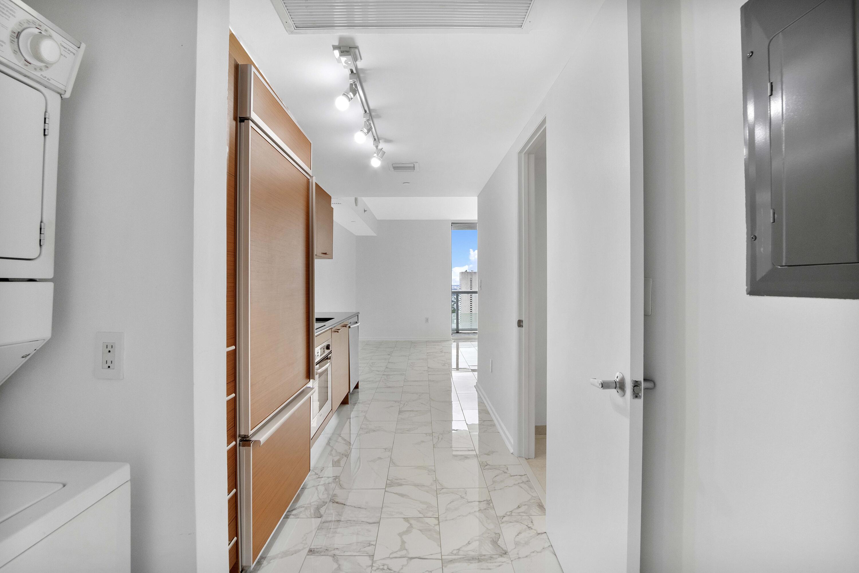 50 Biscayne #4503, Miami FL 33132