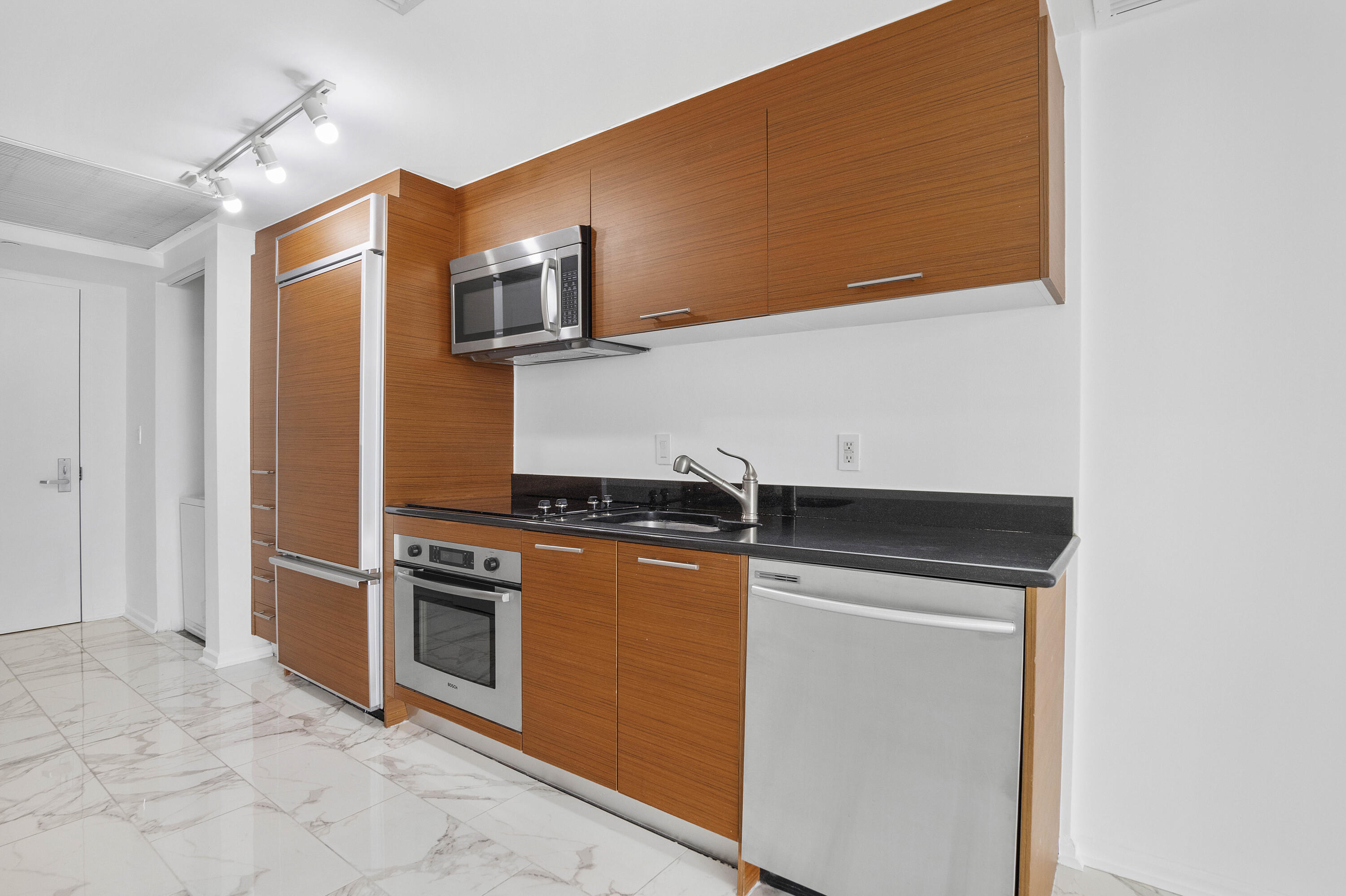 50 Biscayne #4503, Miami FL 33132