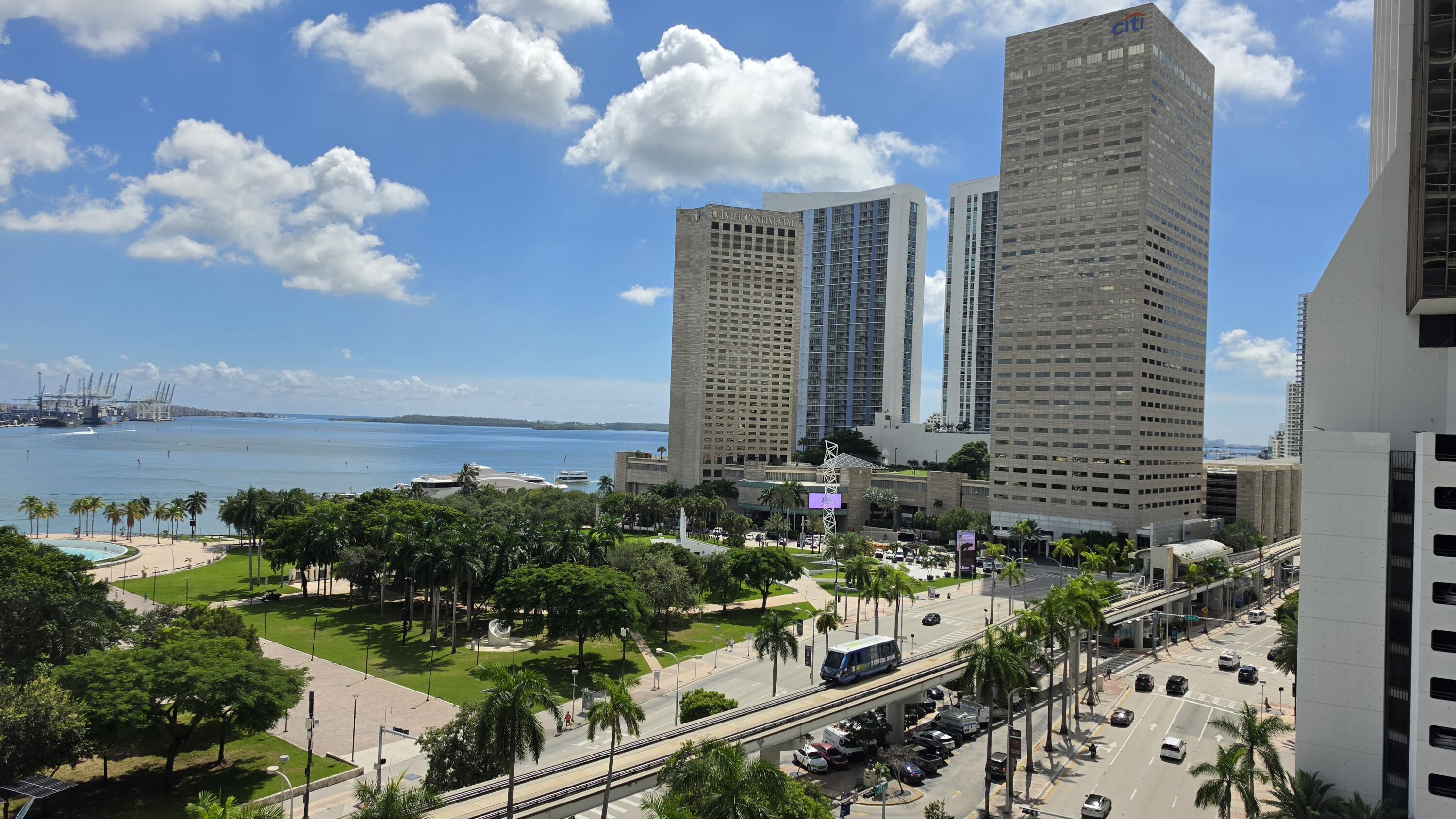 50 Biscayne #4503, Miami FL 33132