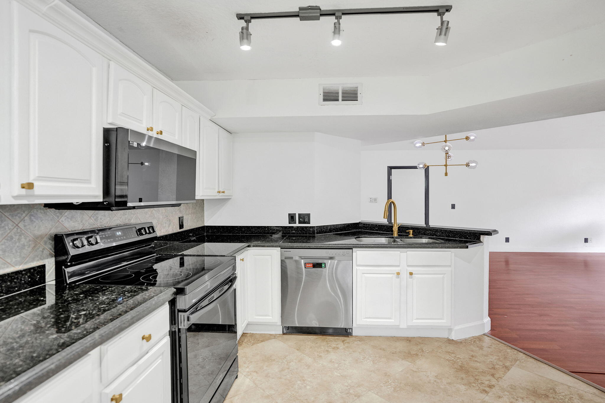 8761 Wiles #301, Coral Springs FL 33067