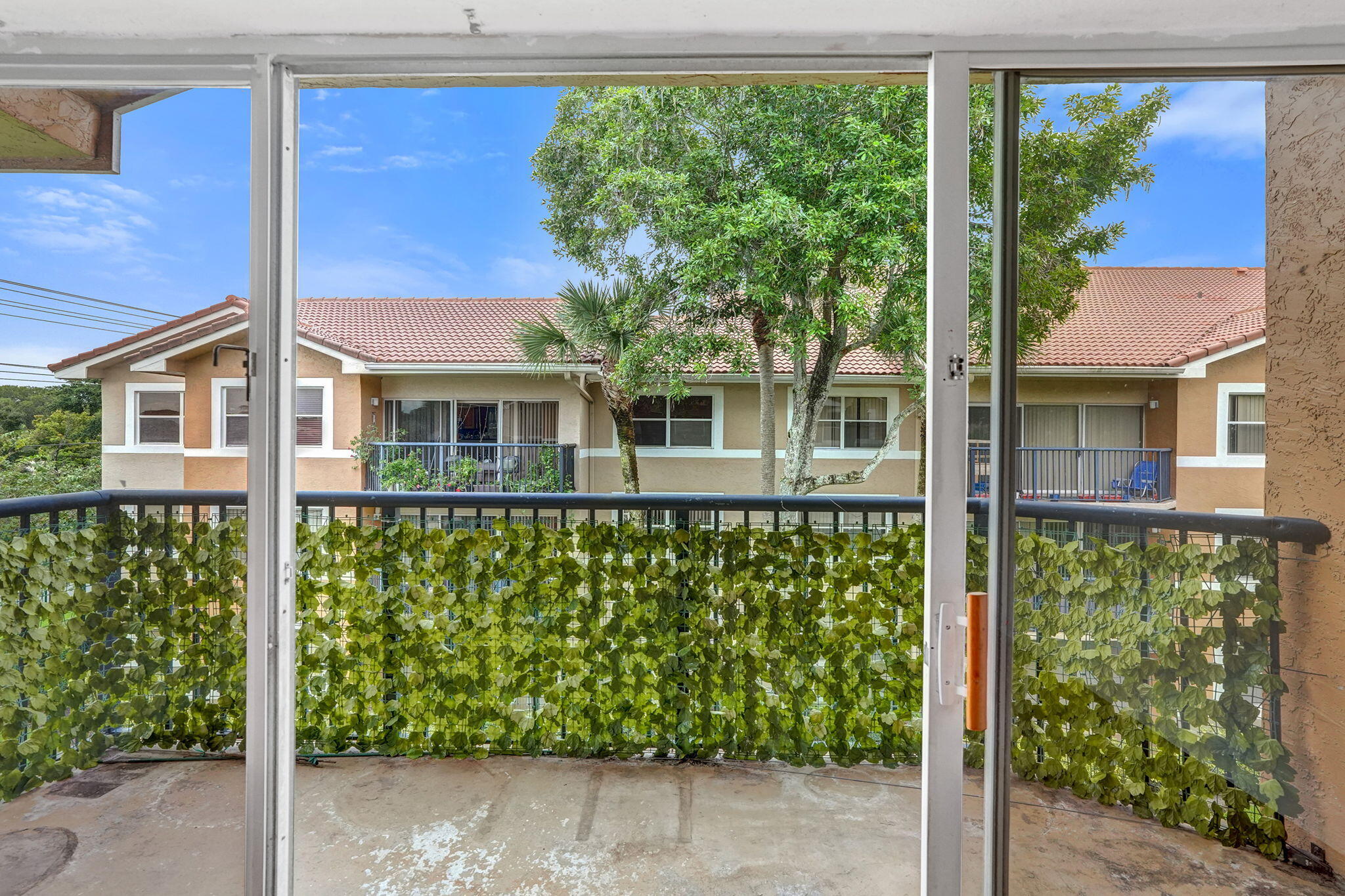 8761 Wiles #301, Coral Springs FL 33067