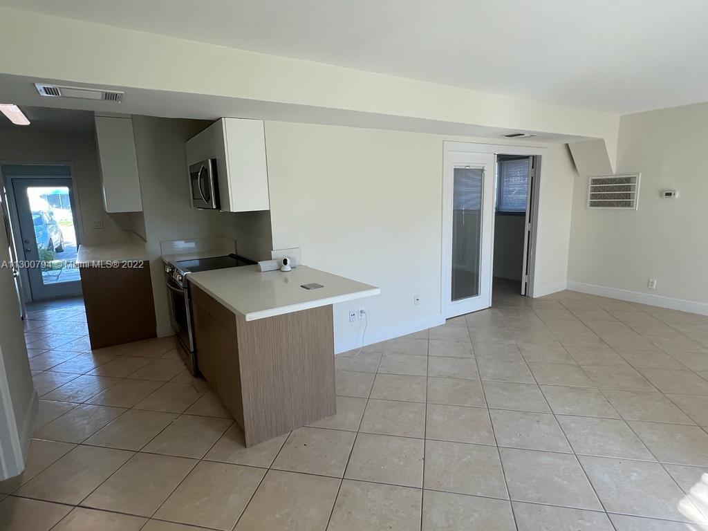 2755 NE 28th #C3, Lighthouse Point FL 33064