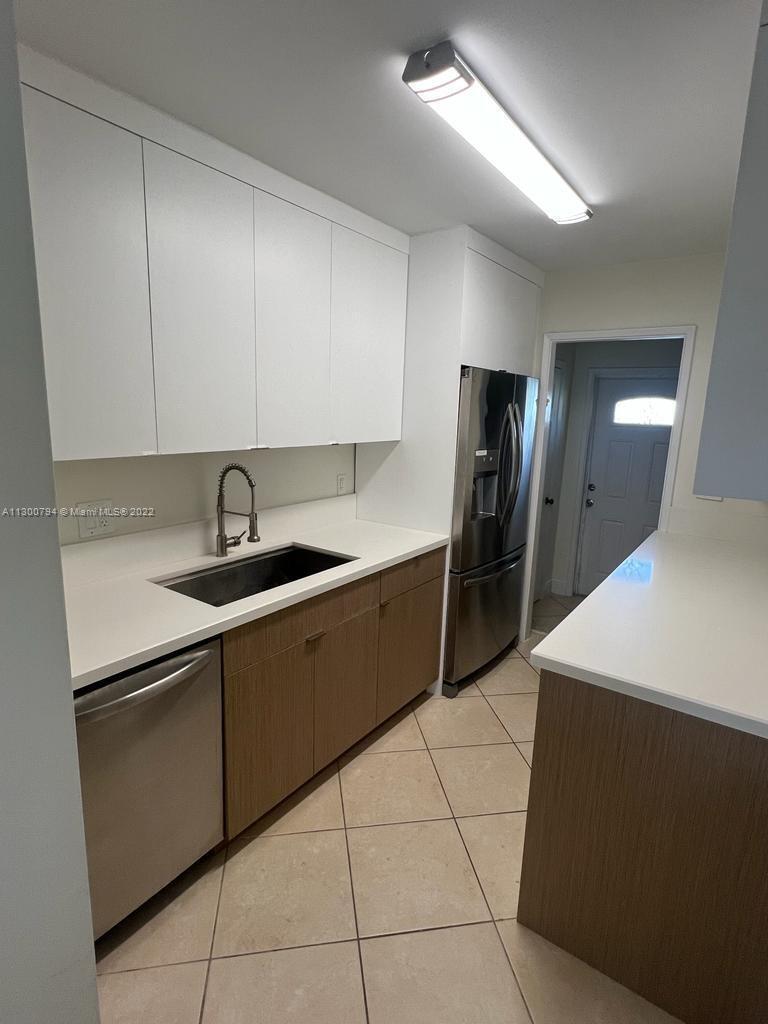 2755 NE 28th #C3, Lighthouse Point FL 33064