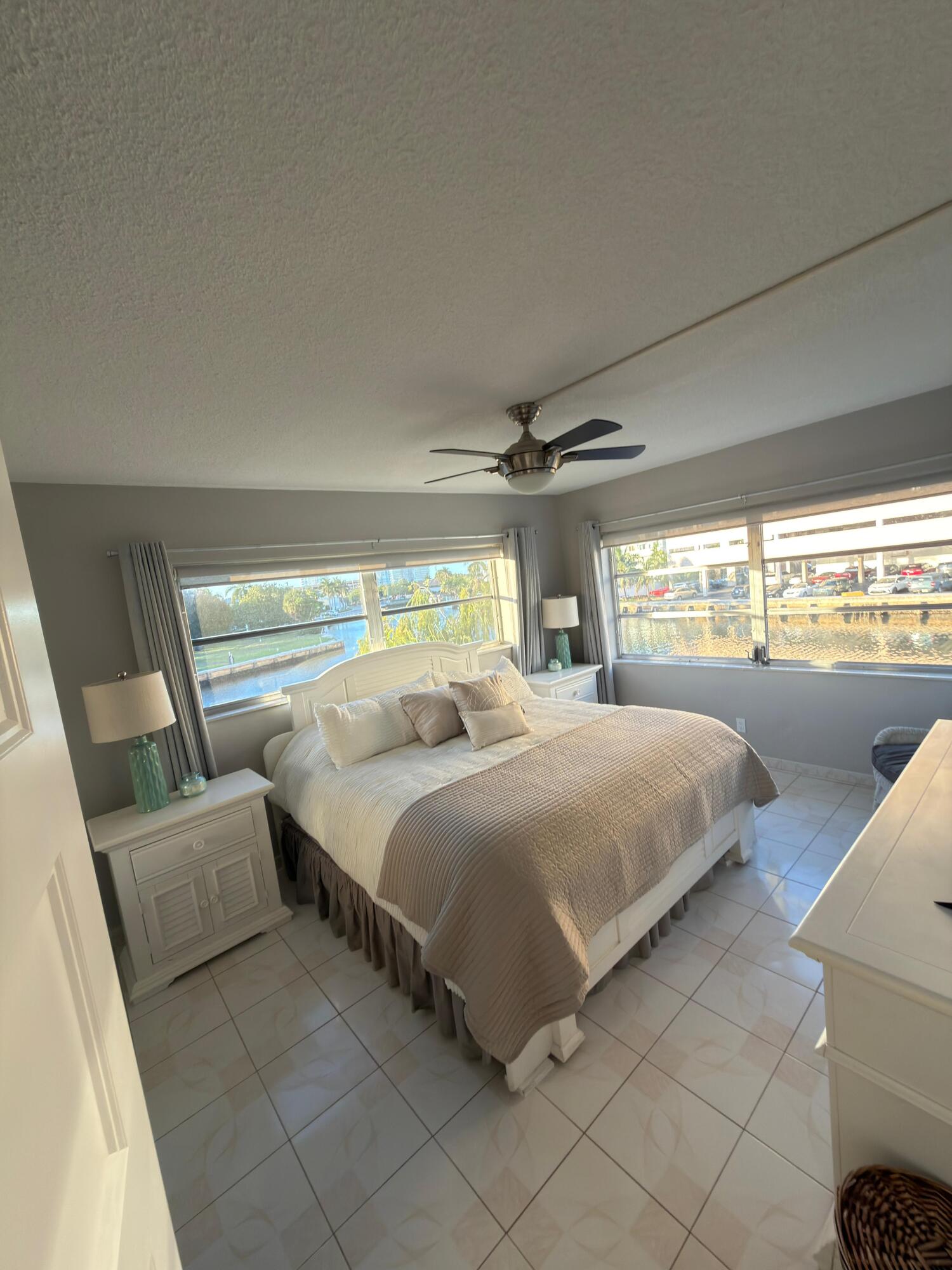 450 PARADISE ISLE #201, Hallandale Beach FL 33009