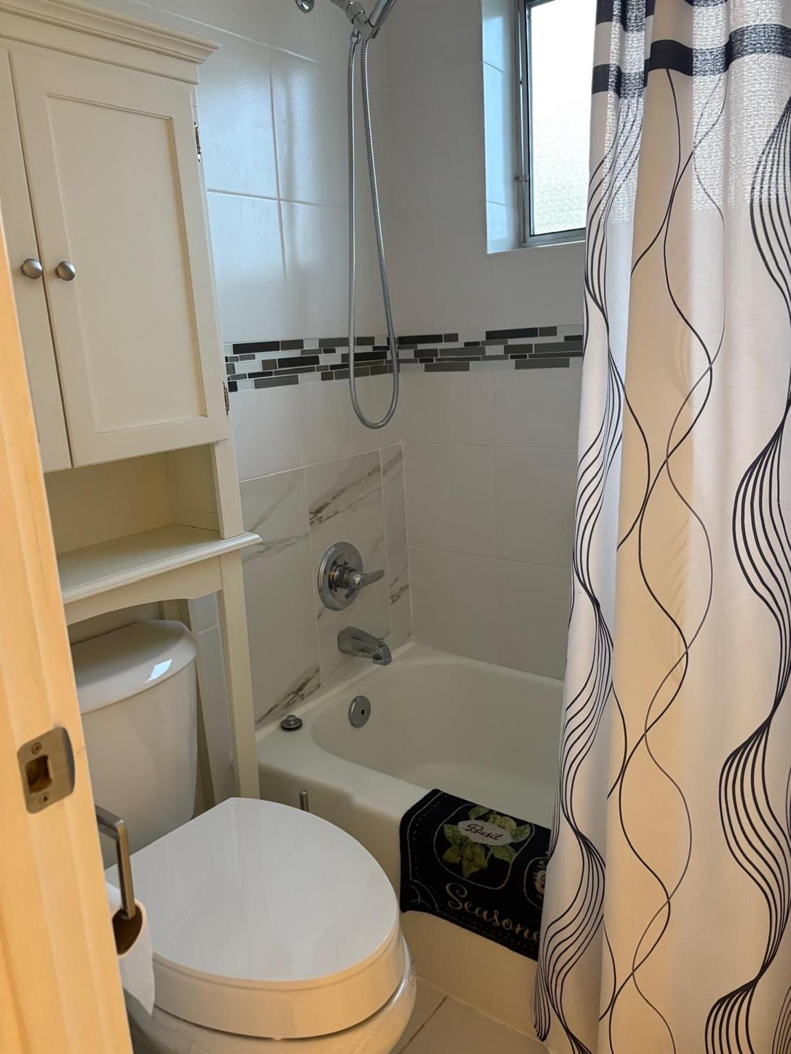 450 PARADISE ISLE #201, Hallandale Beach FL 33009