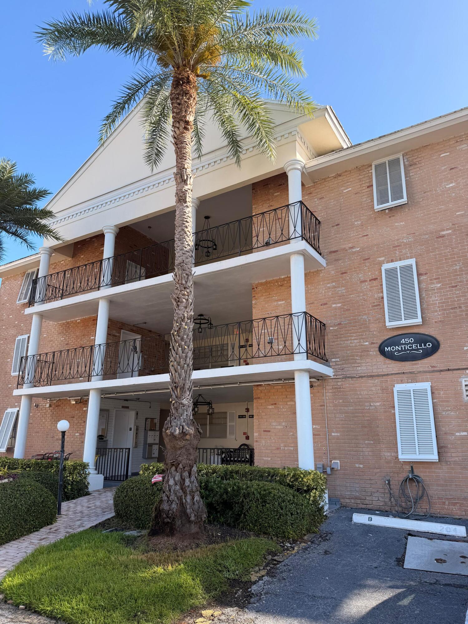 450 PARADISE ISLE #201, Hallandale Beach FL 33009