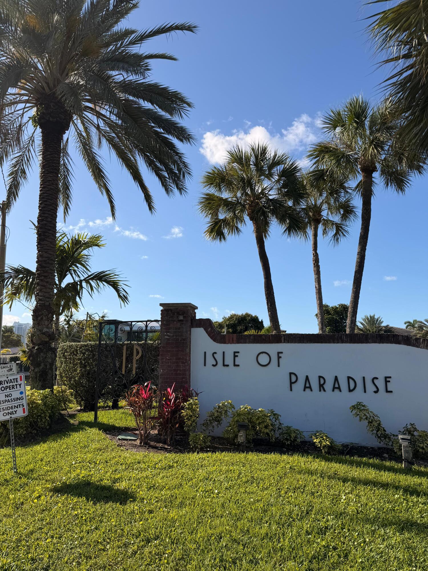 450 PARADISE ISLE #201, Hallandale Beach FL 33009