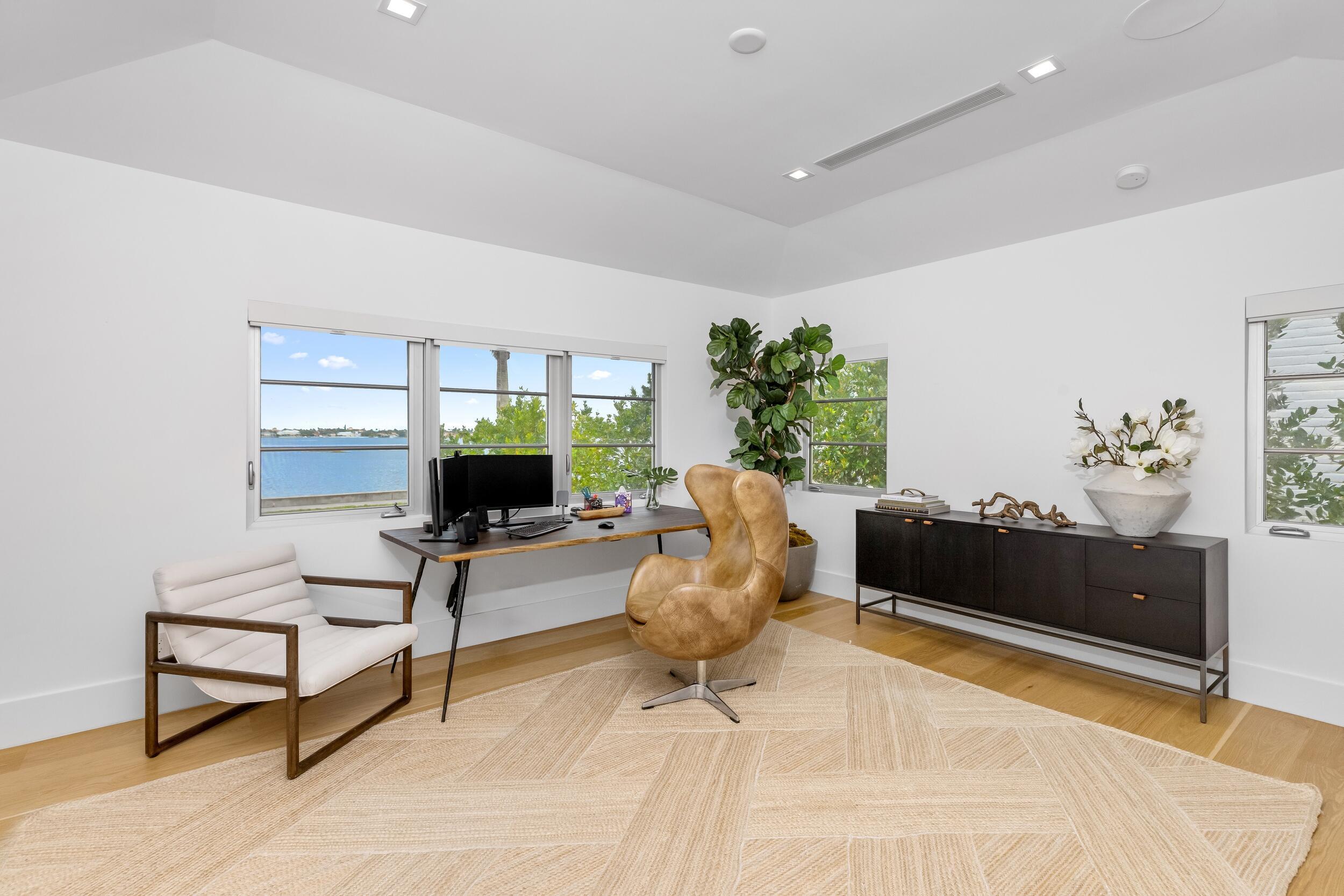 2745 S Flagler, West Palm Beach FL 33405