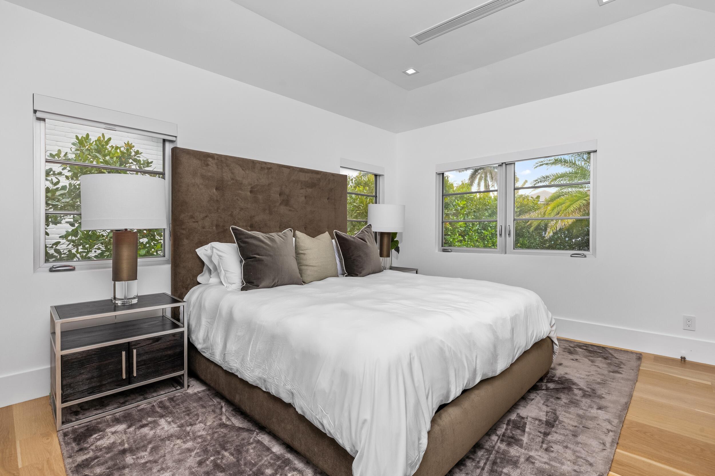 2745 S Flagler, West Palm Beach FL 33405
