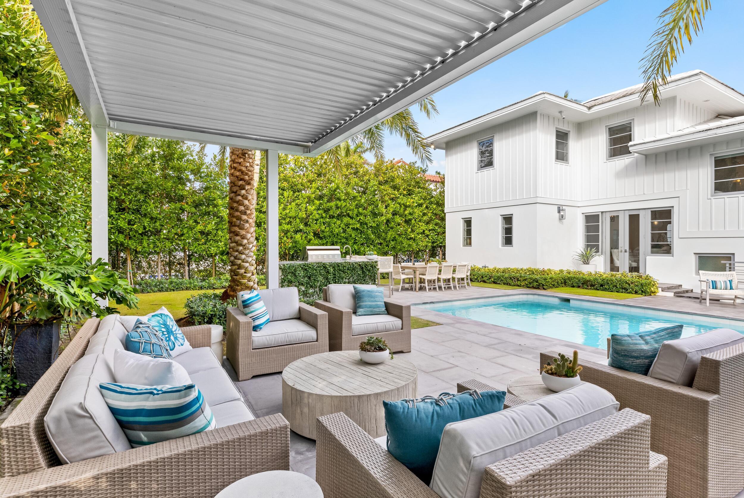 2745 S Flagler, West Palm Beach FL 33405