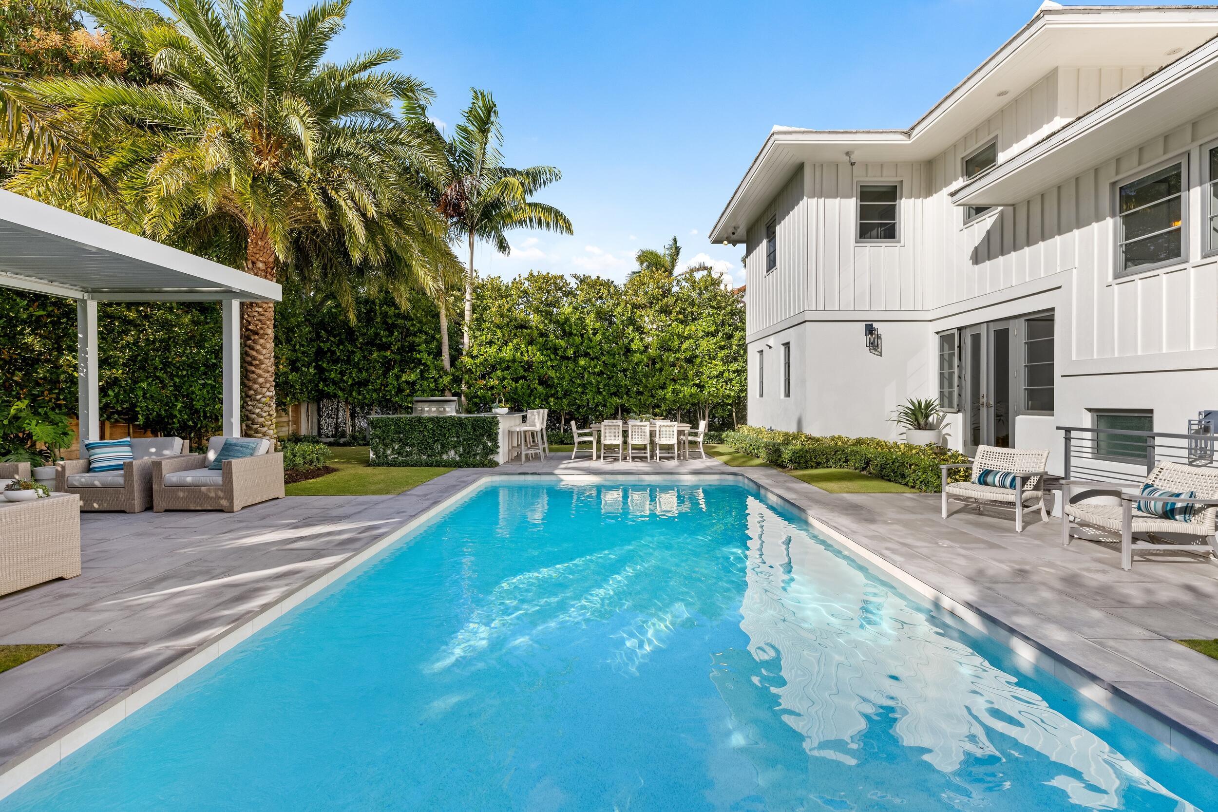 2745 S Flagler, West Palm Beach FL 33405