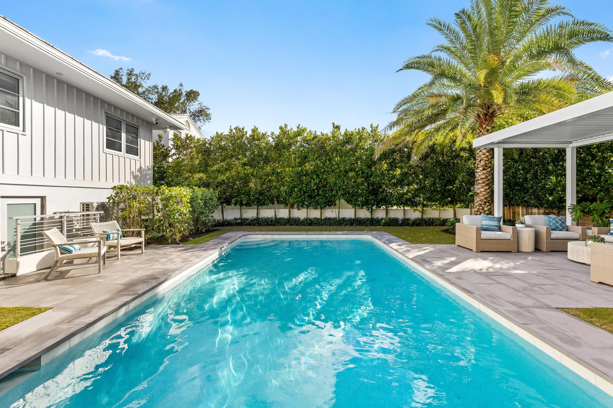 2745 S Flagler, West Palm Beach FL 33405