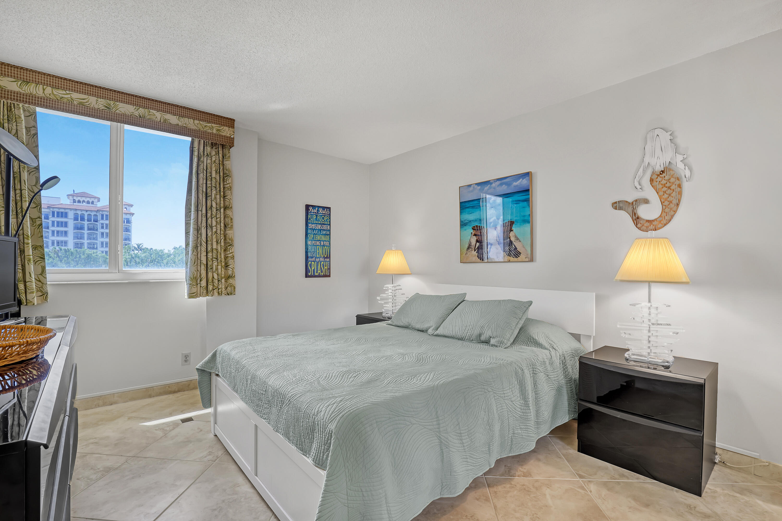 125 S OCEAN #304, Palm Beach Shores FL 33404