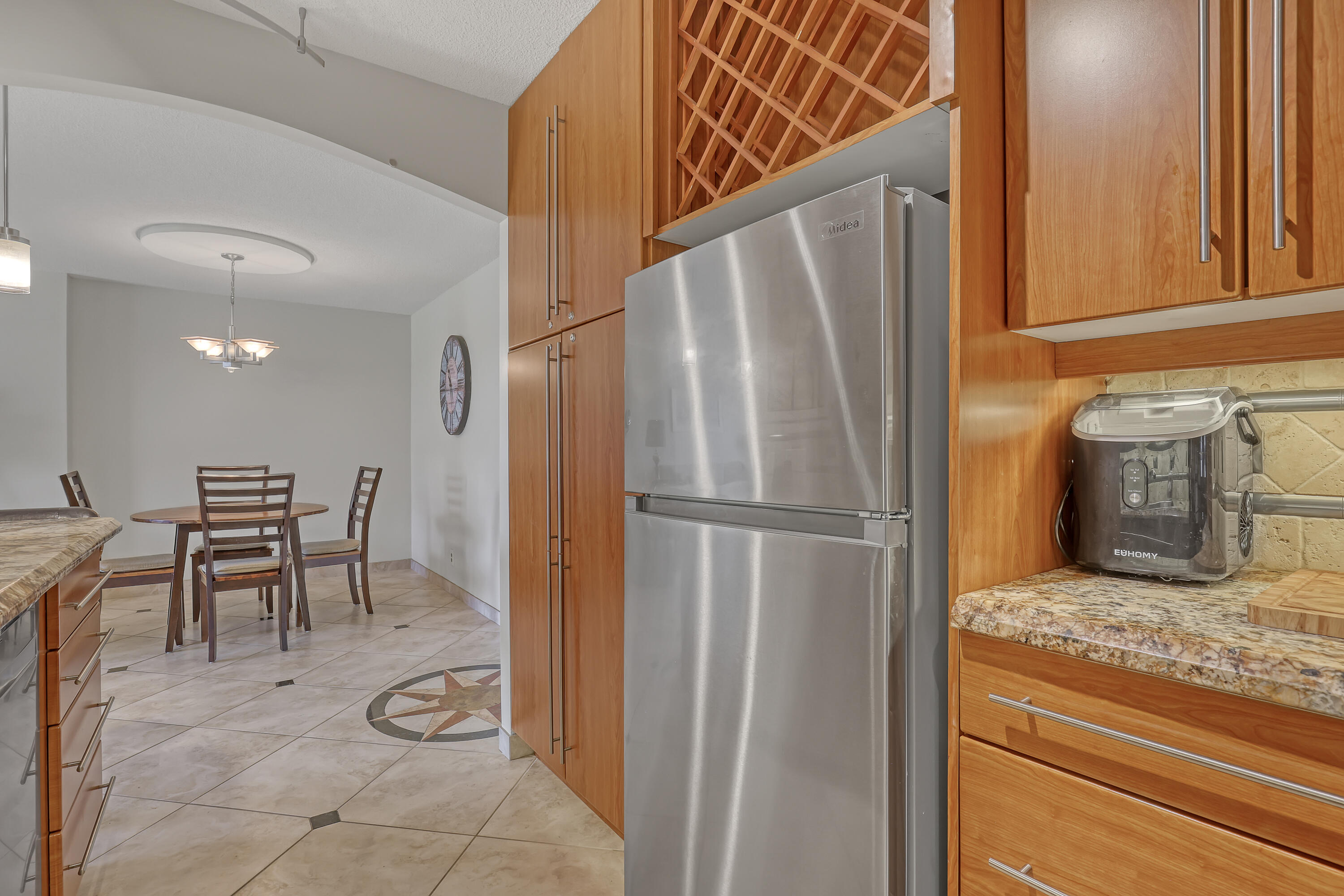 125 S OCEAN #304, Palm Beach Shores FL 33404