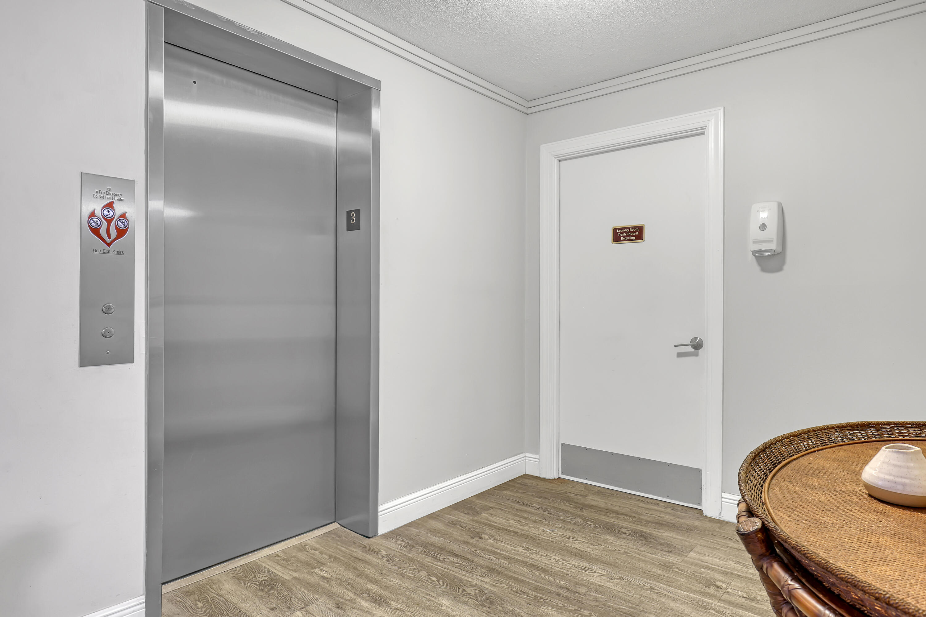 125 S OCEAN #304, Palm Beach Shores FL 33404