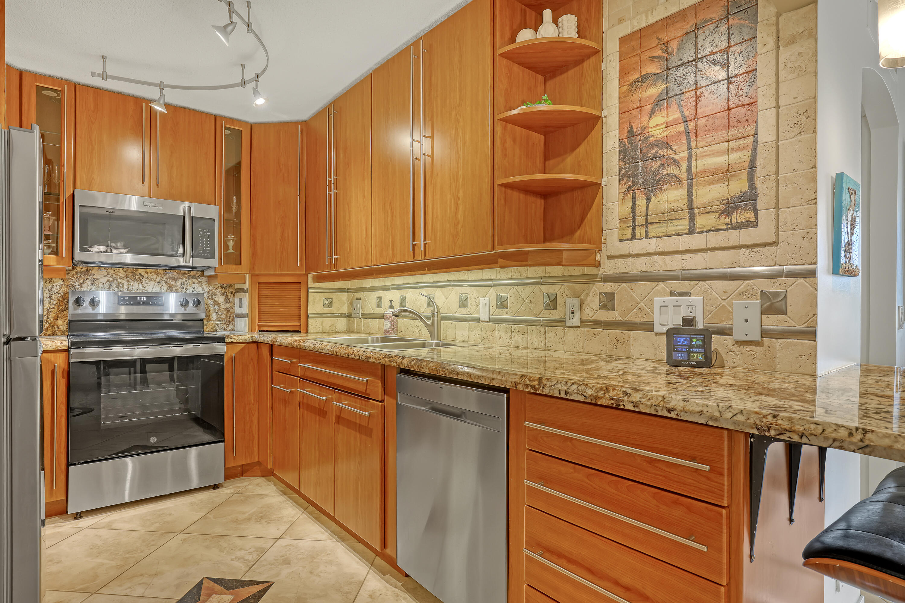 125 S OCEAN #304, Palm Beach Shores FL 33404