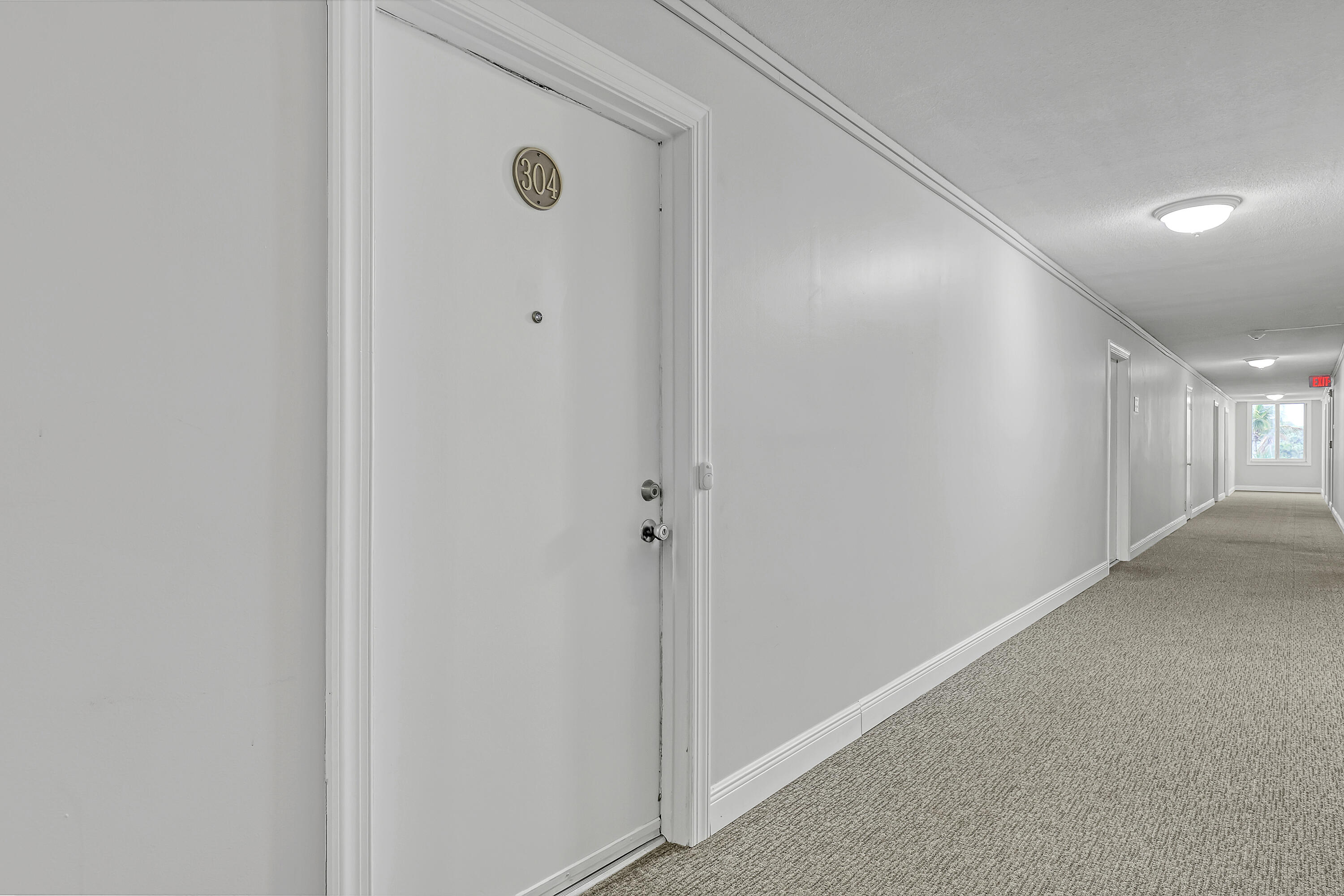 125 S OCEAN #304, Palm Beach Shores FL 33404