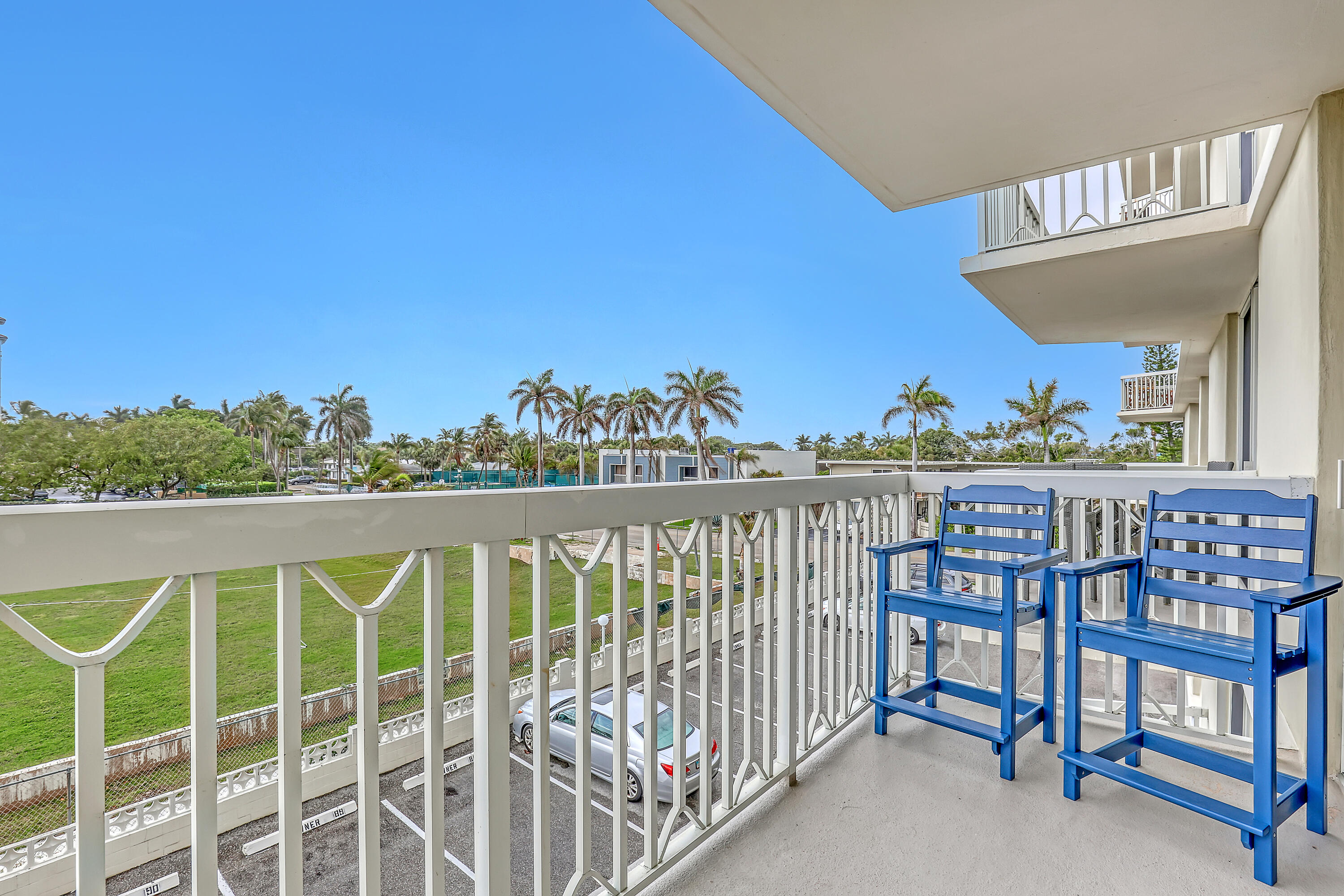 125 S OCEAN #304, Palm Beach Shores FL 33404