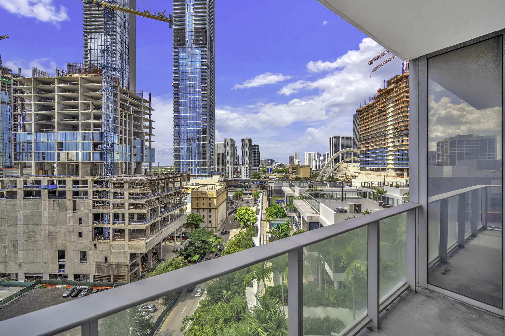 851 NE 1ST #1002, Miami FL 33132