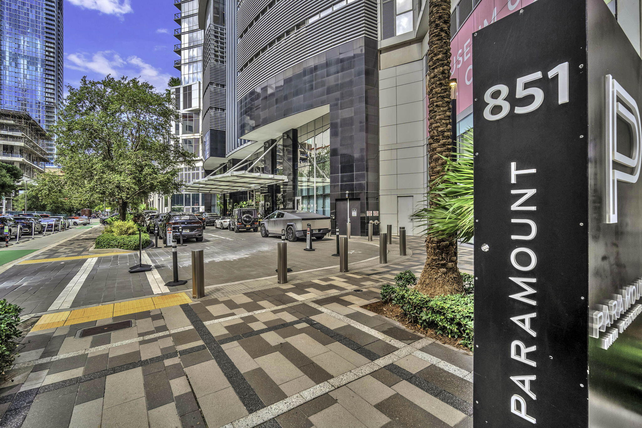 851 NE 1ST #1002, Miami FL 33132