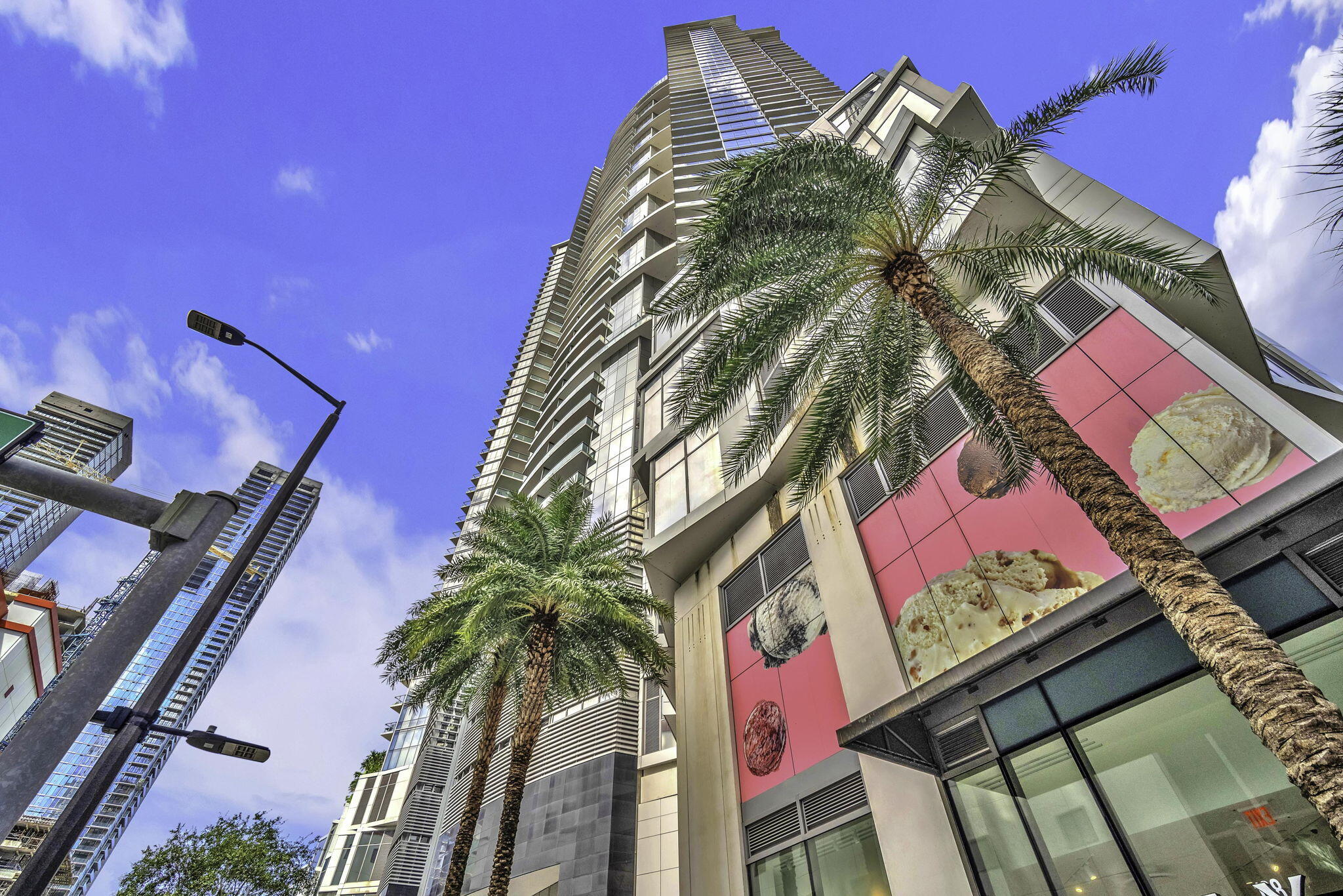 851 NE 1ST #1002, Miami FL 33132