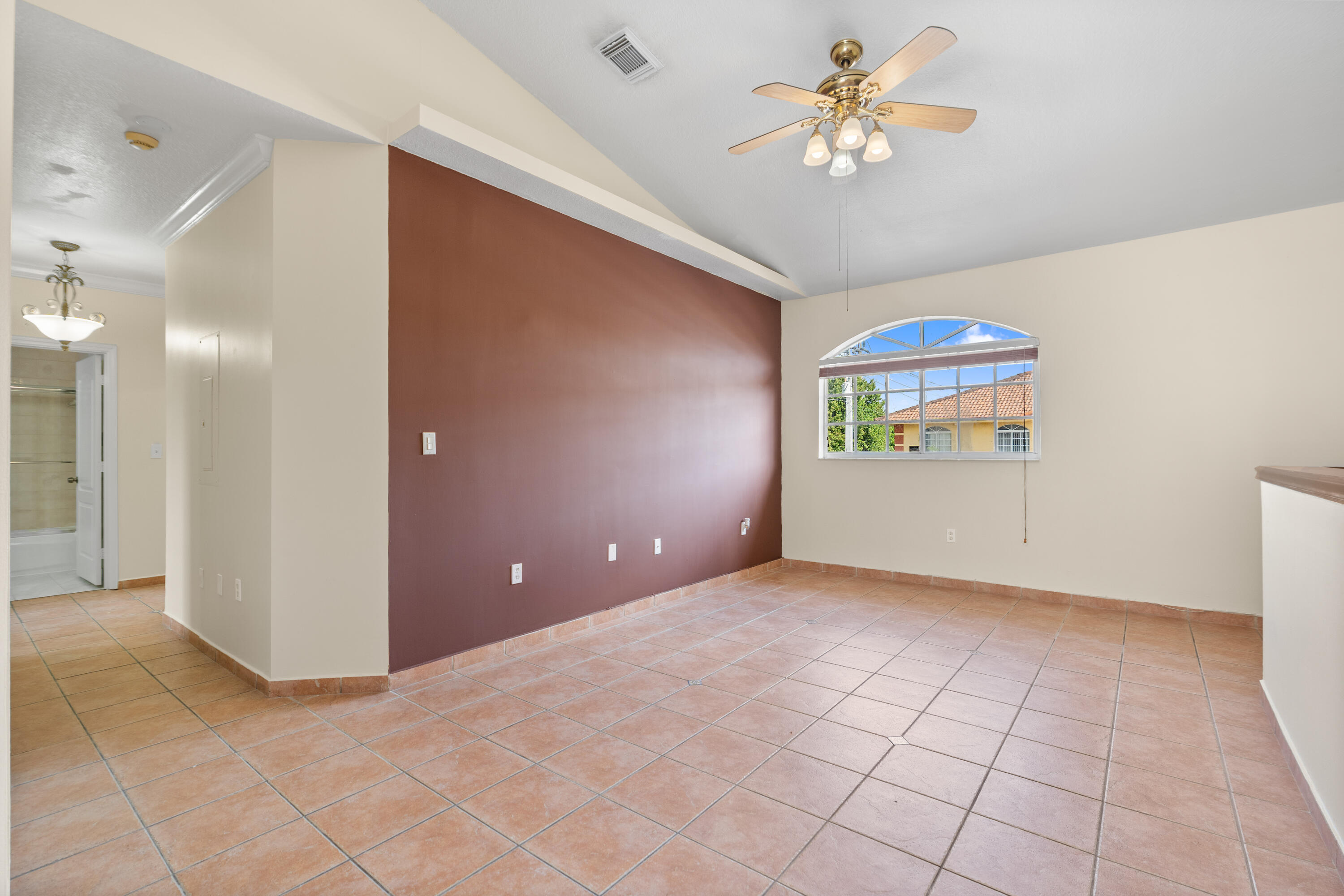 7520 W 20TH #206, Hialeah FL 33016