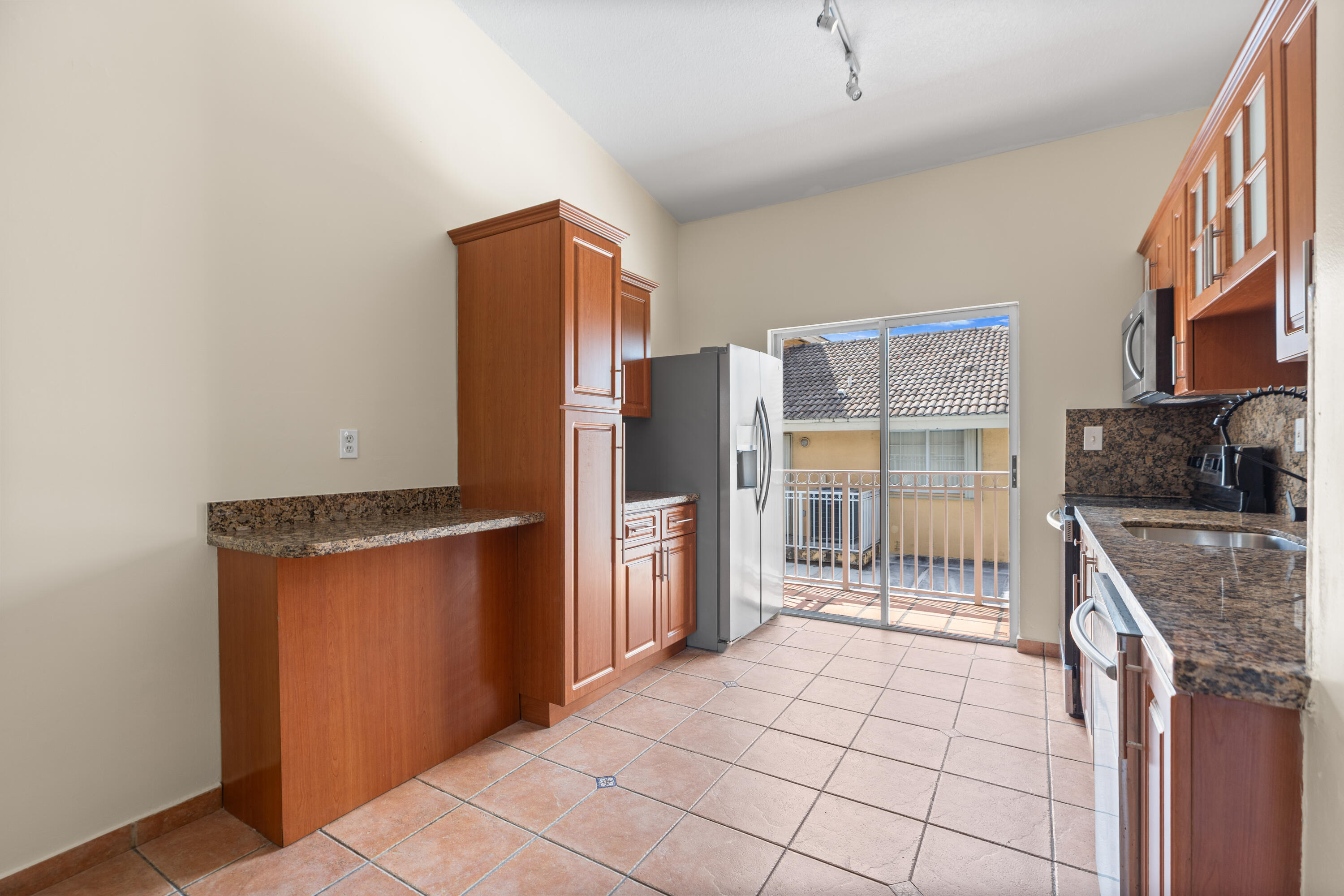 7520 W 20TH #206, Hialeah FL 33016
