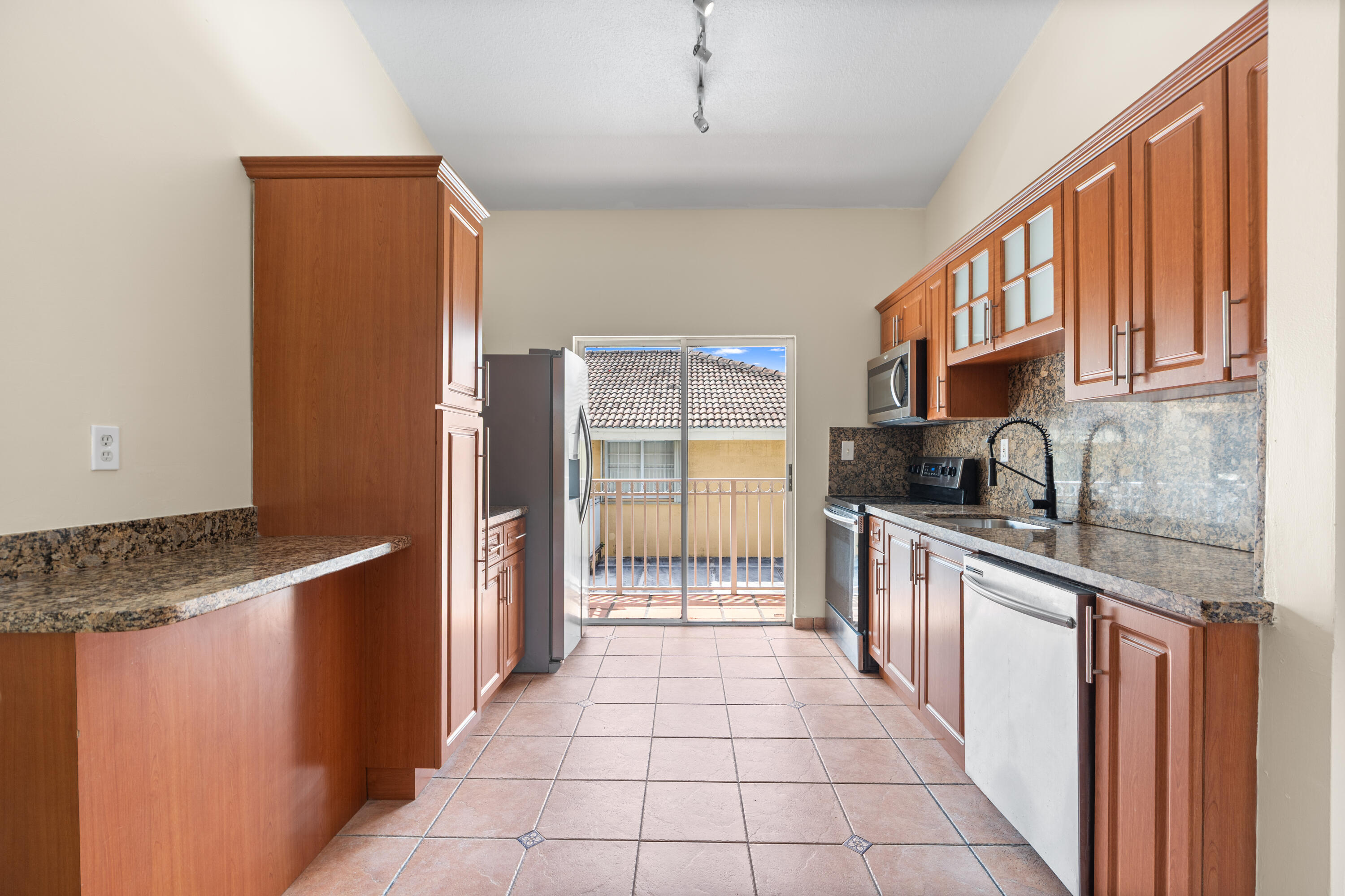 7520 W 20TH #206, Hialeah FL 33016