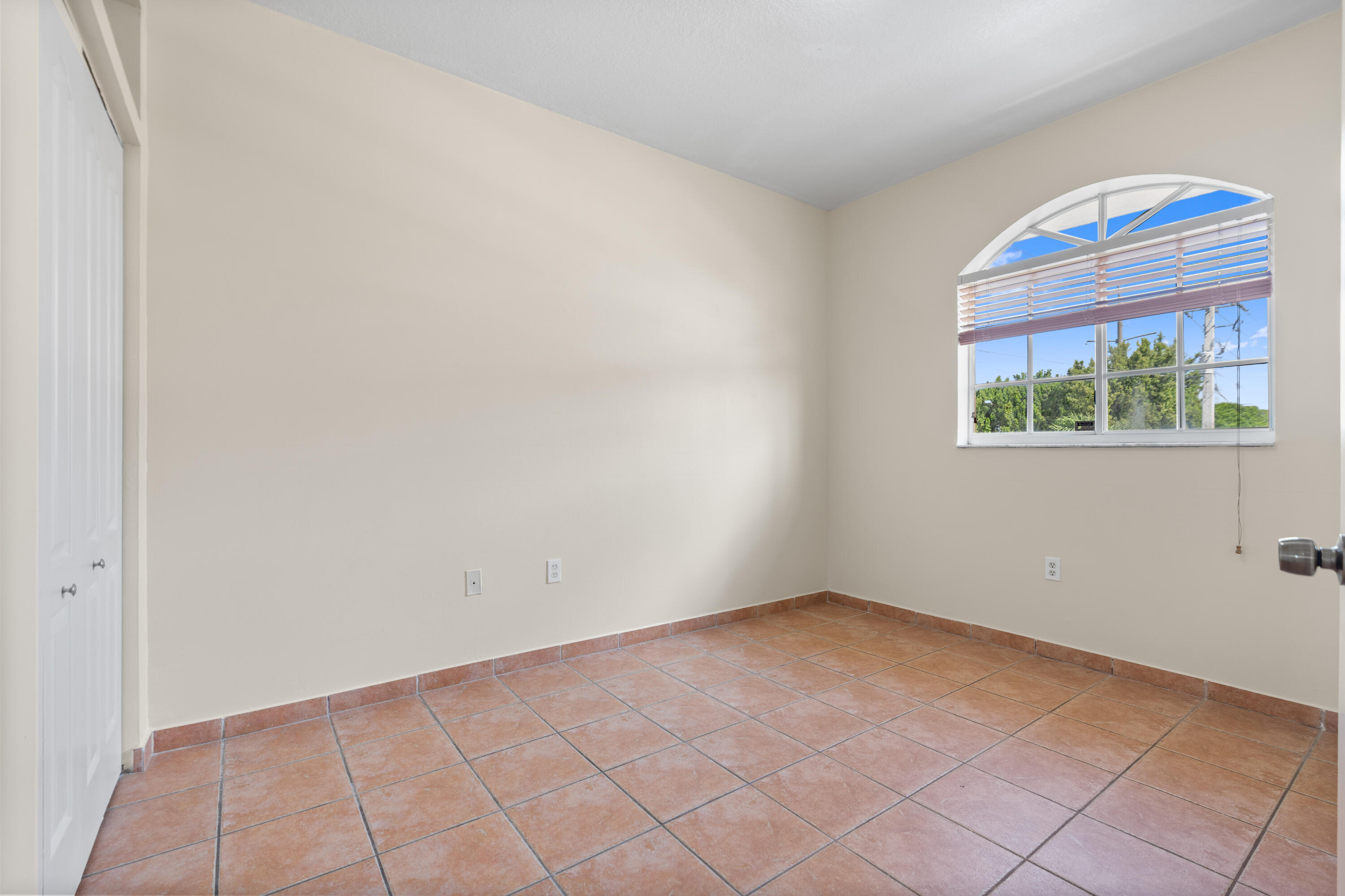 7520 W 20TH #206, Hialeah FL 33016