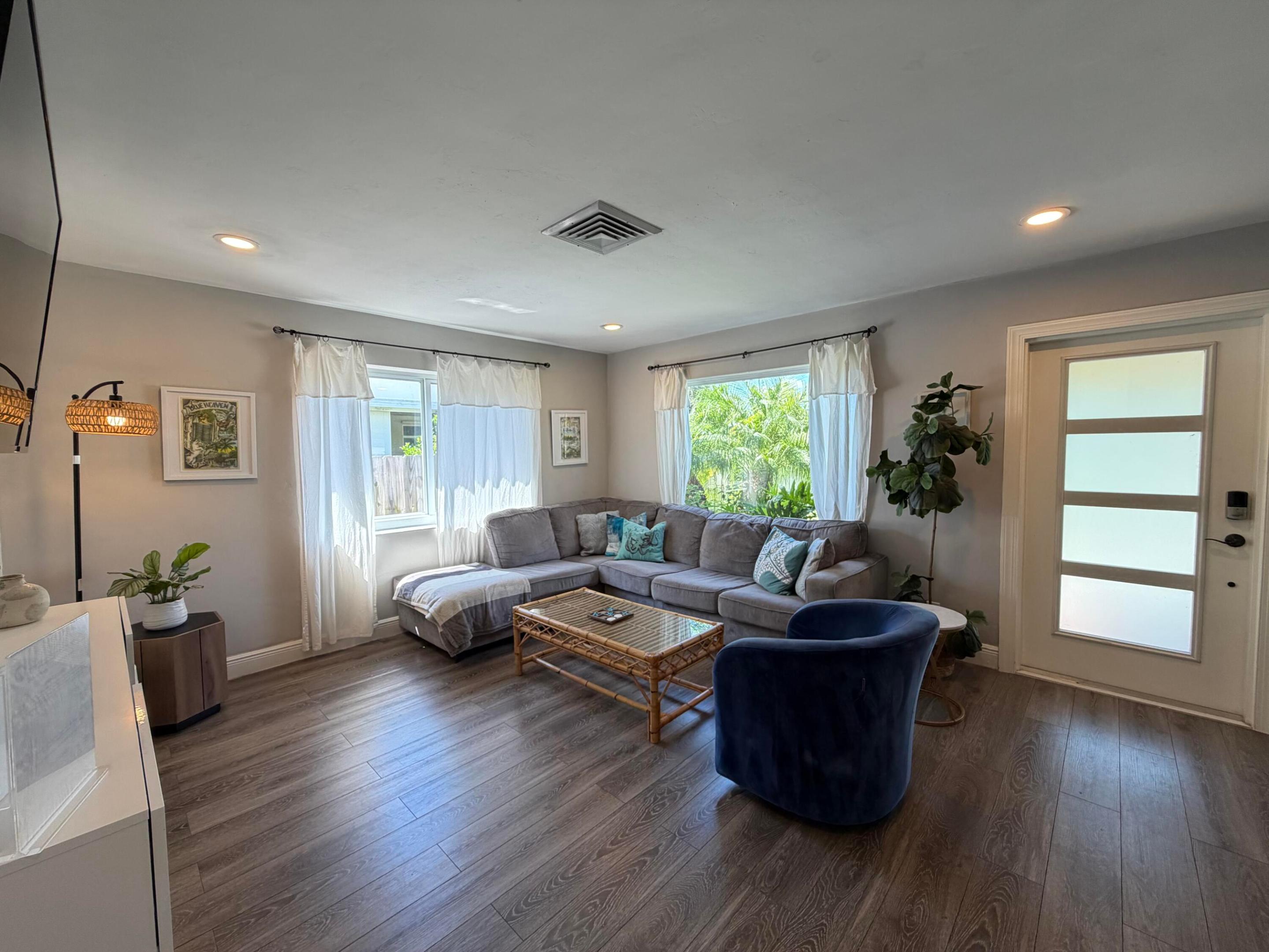 7610 S Olive, West Palm Beach FL 33405