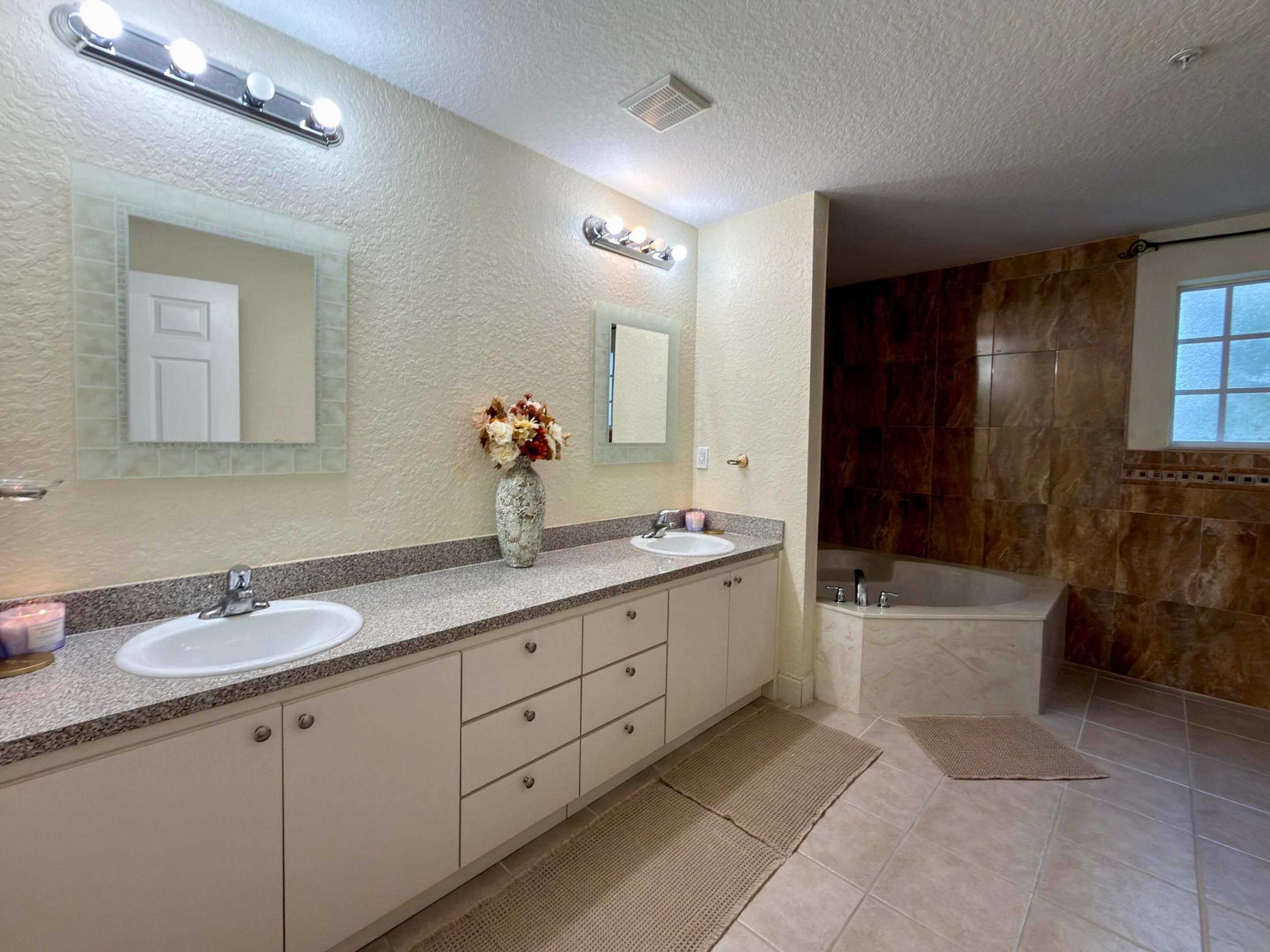 1431 NW 36TH, Lauderhill FL 33311