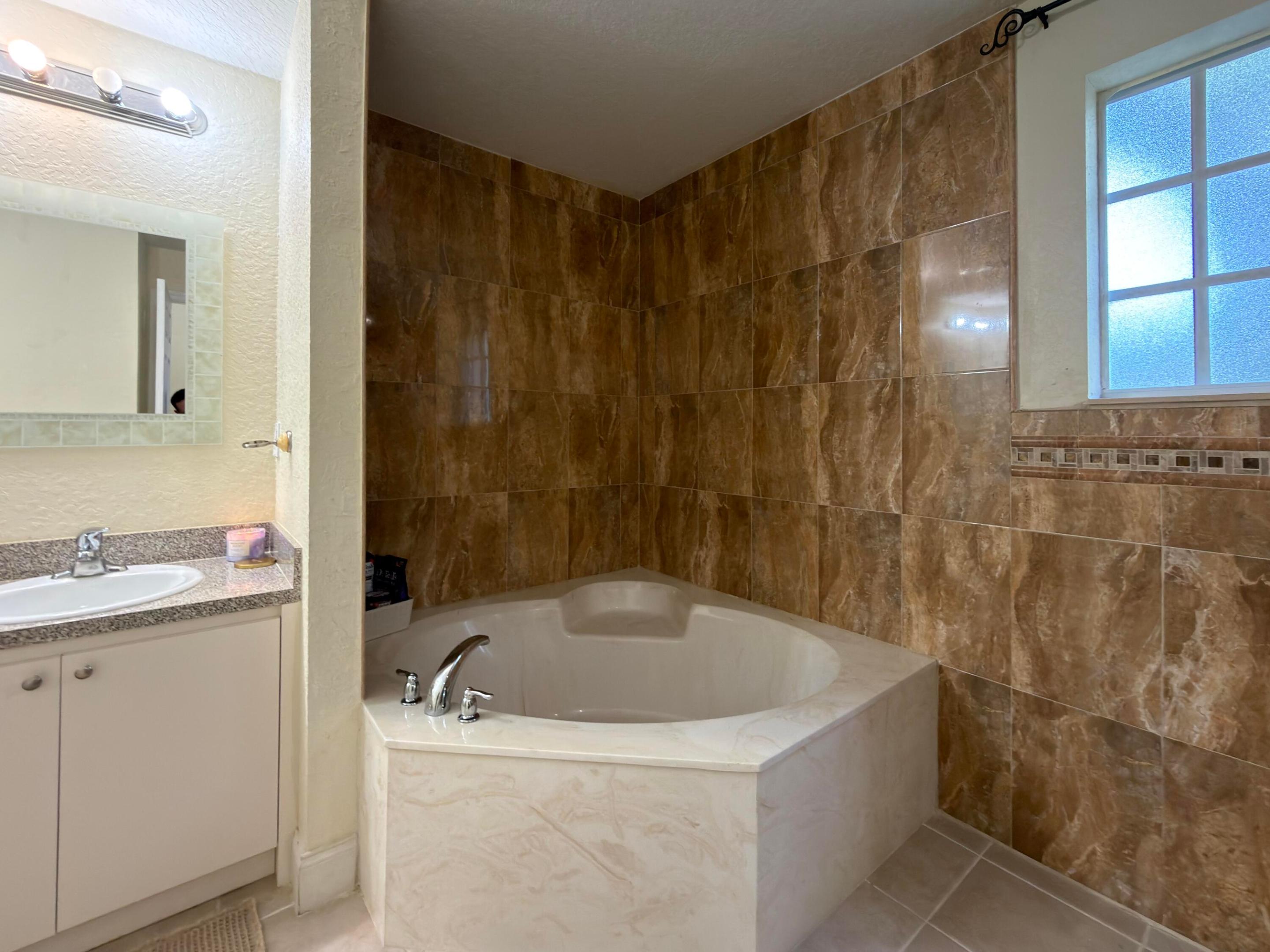 1431 NW 36TH, Lauderhill FL 33311